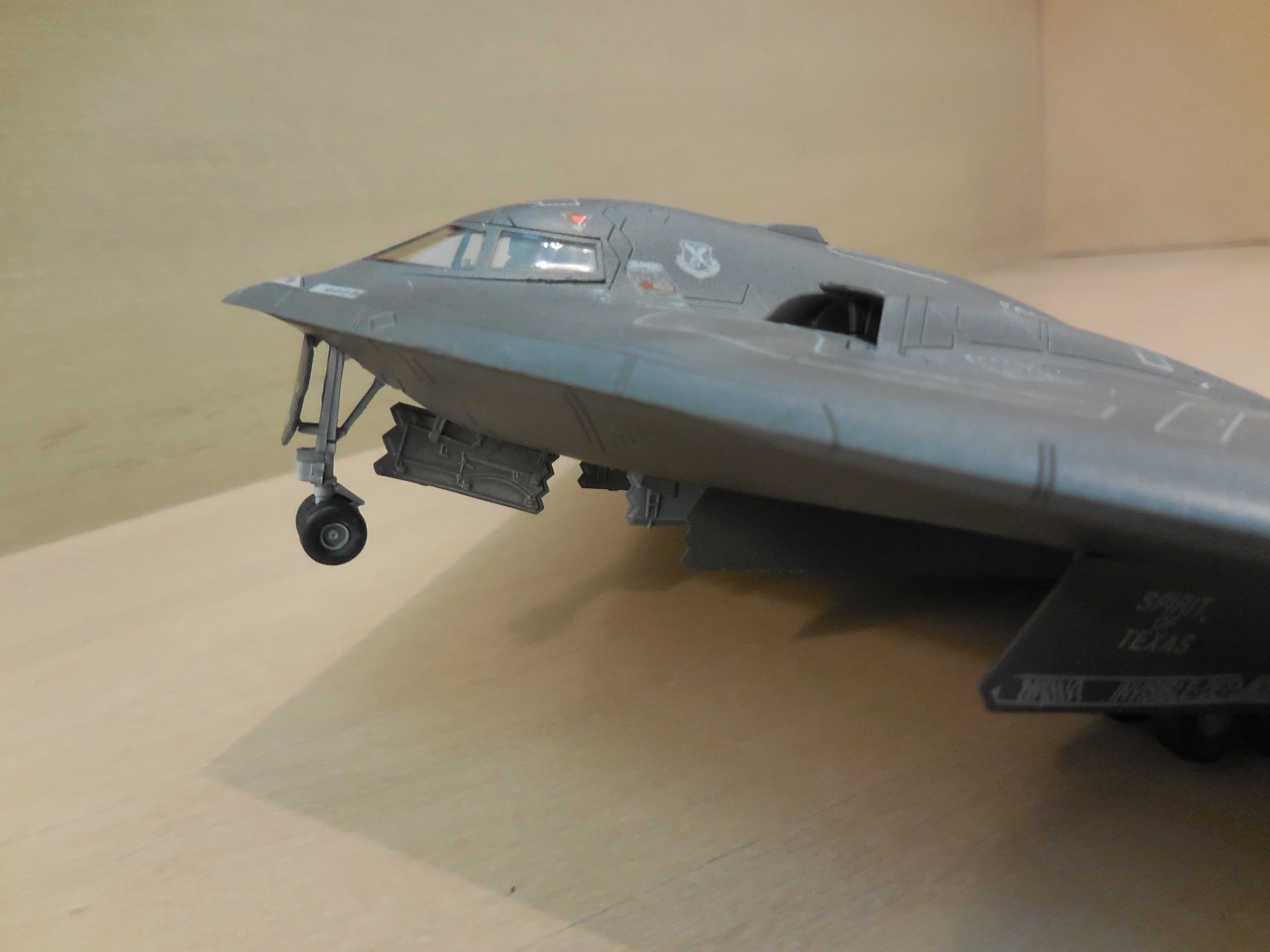 今話題のステルス爆撃機キットレビュー 無事完成ですがデカールだけは