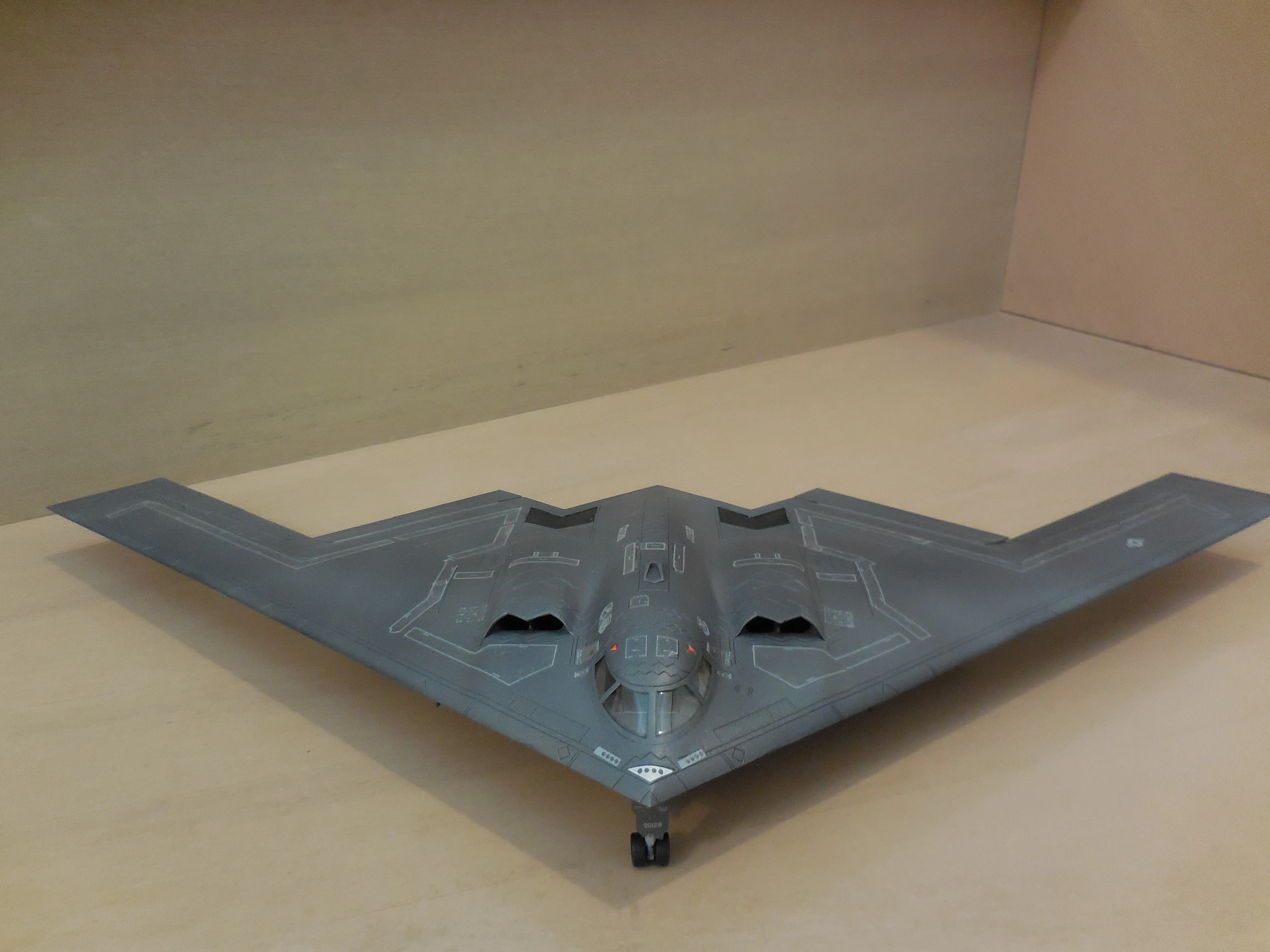 今話題のステルス爆撃機キットレビュー 無事完成ですがデカールだけは