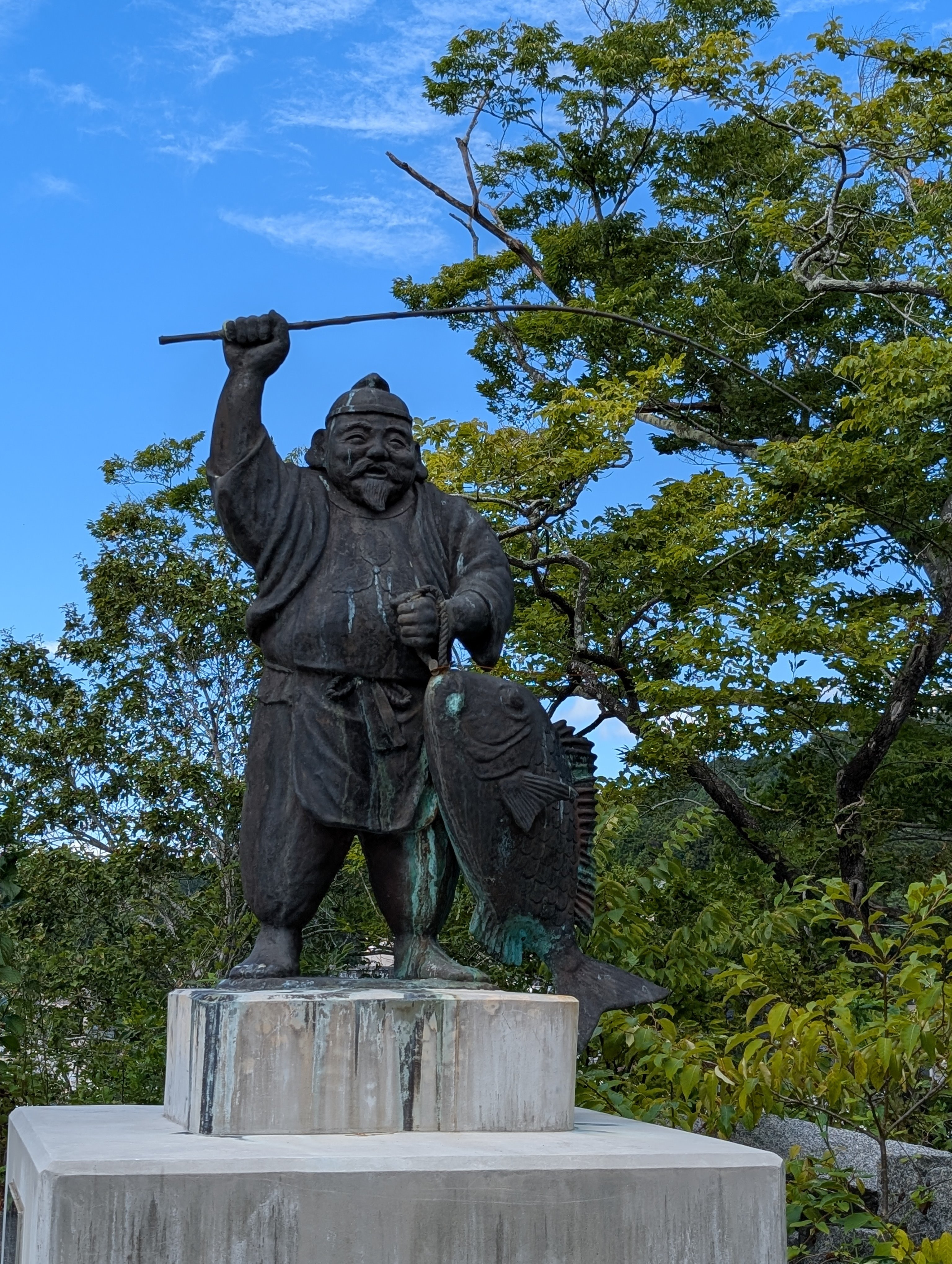 気仙沼湾神明崎の五十鈴神社と恵比寿像｜しんけちゃん