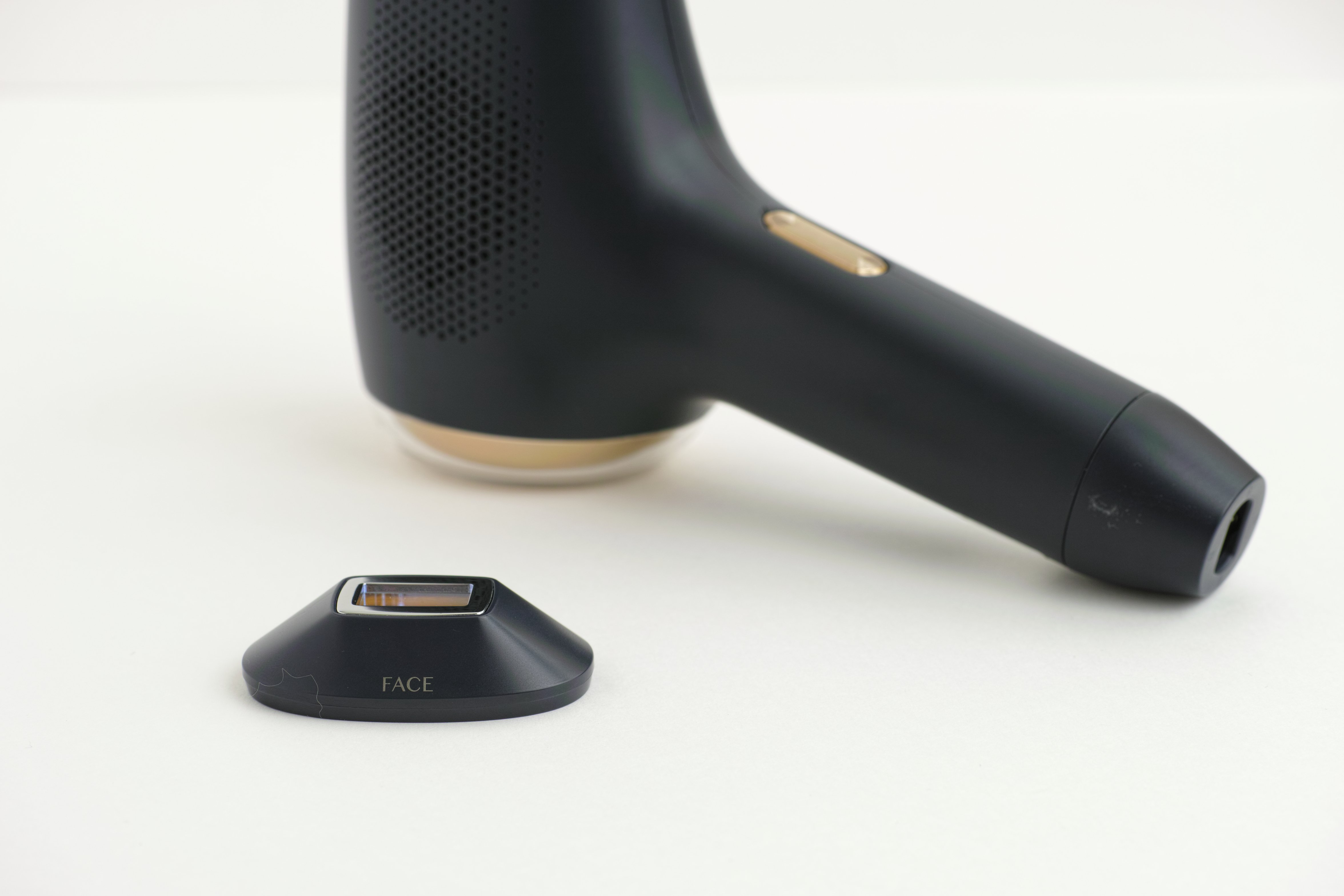 1ヶ月後レビュー】ムダ毛ケアが面倒なので、1.5万円の格安脱毛器で脱毛