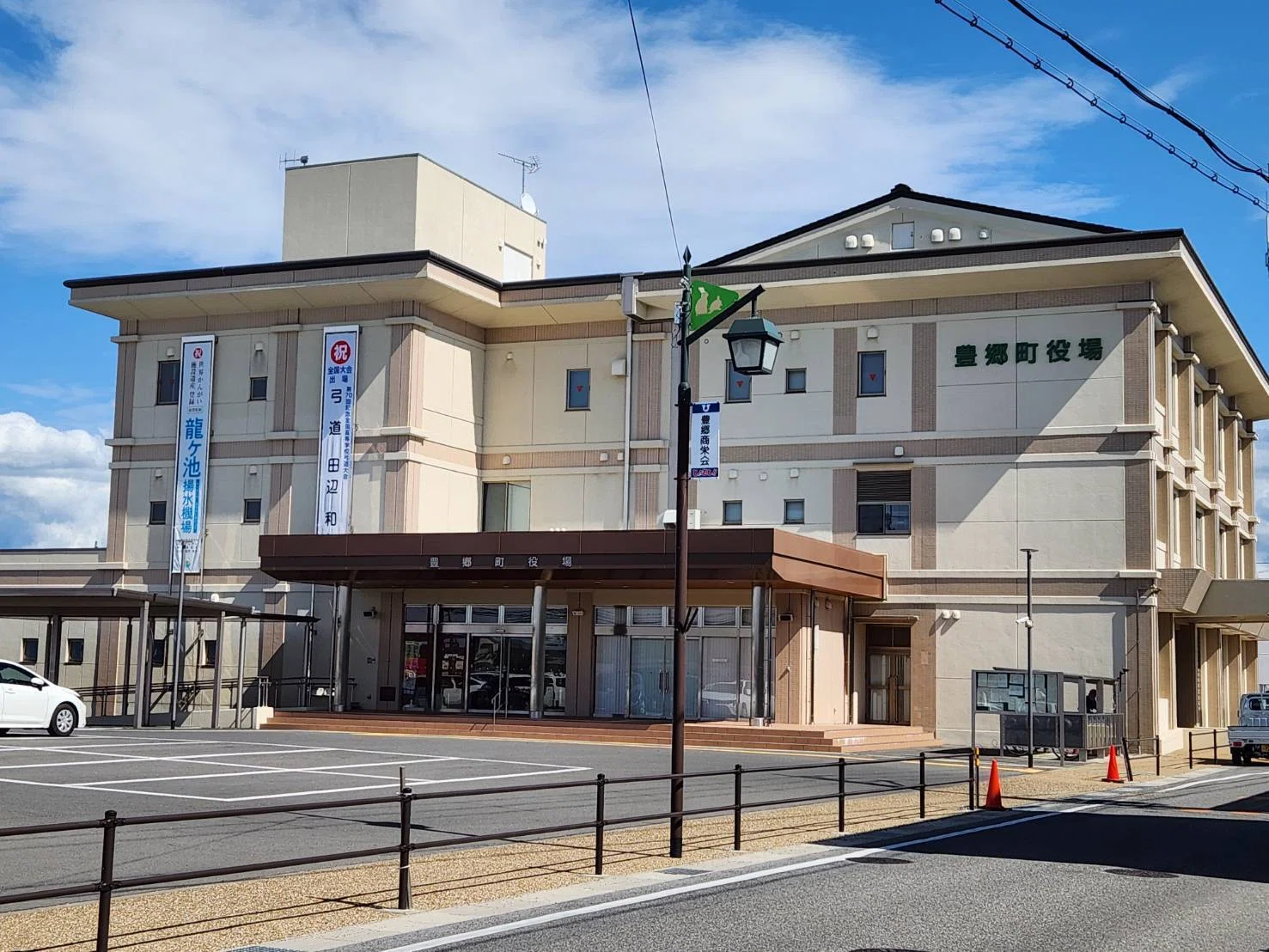 聖地巡礼】『けいおん！』豊郷小学校旧校舎群を訪ねて｜ラッコネコ