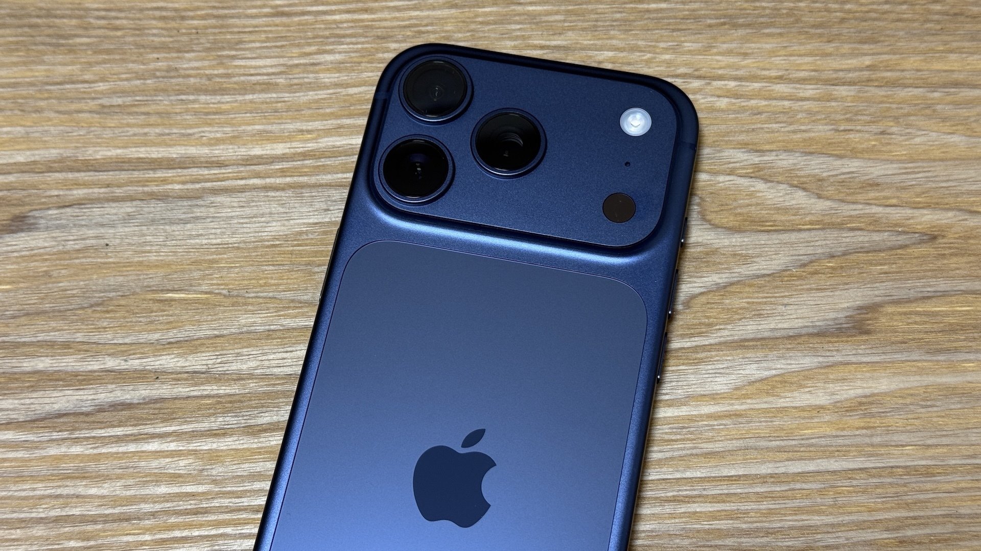 iPhone17 Proを購入！ディープブルー｜凡才ラボ by ふくおnote