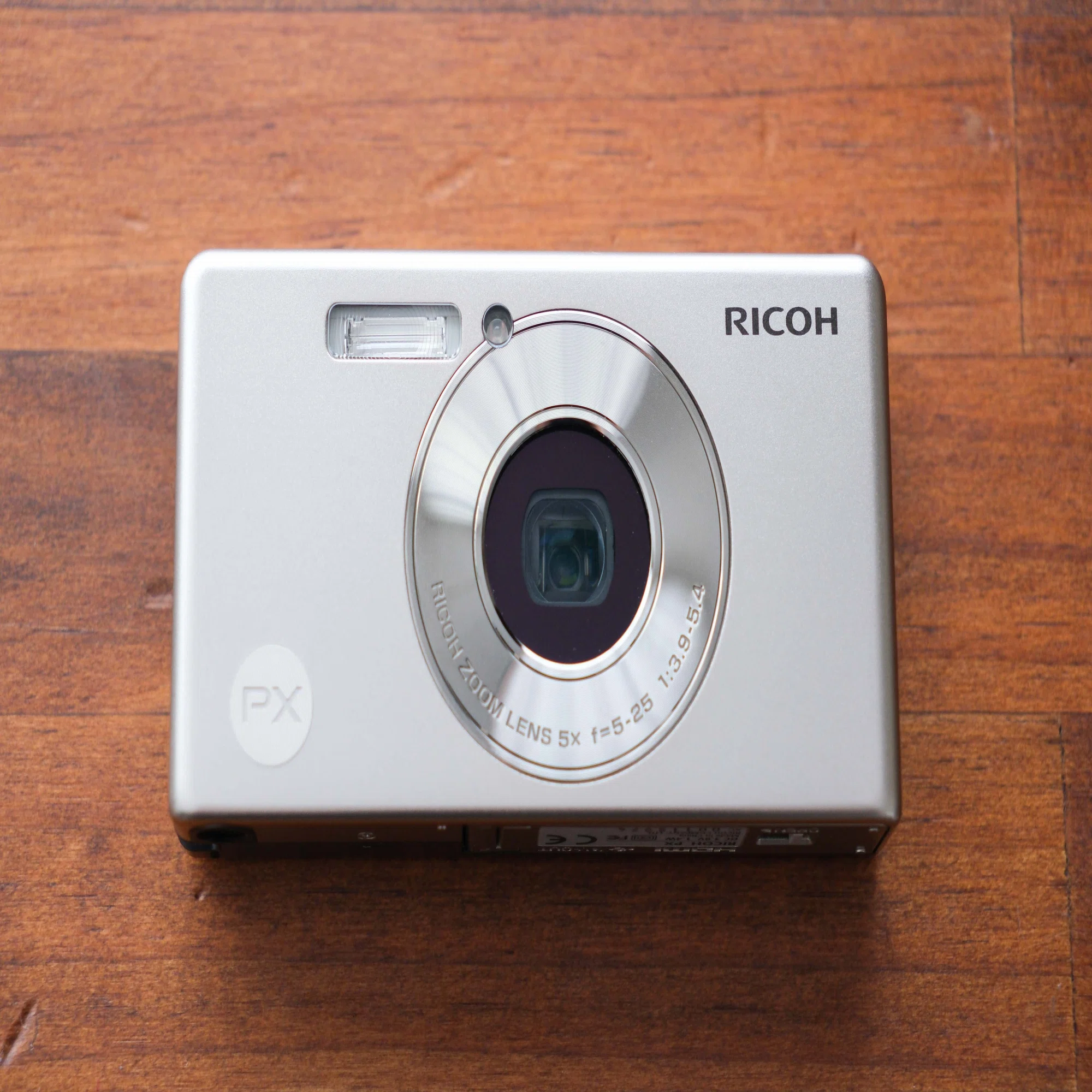 リコー PX コンパクトデジタルカメラ シルバー Ricoh リコー、“水に 