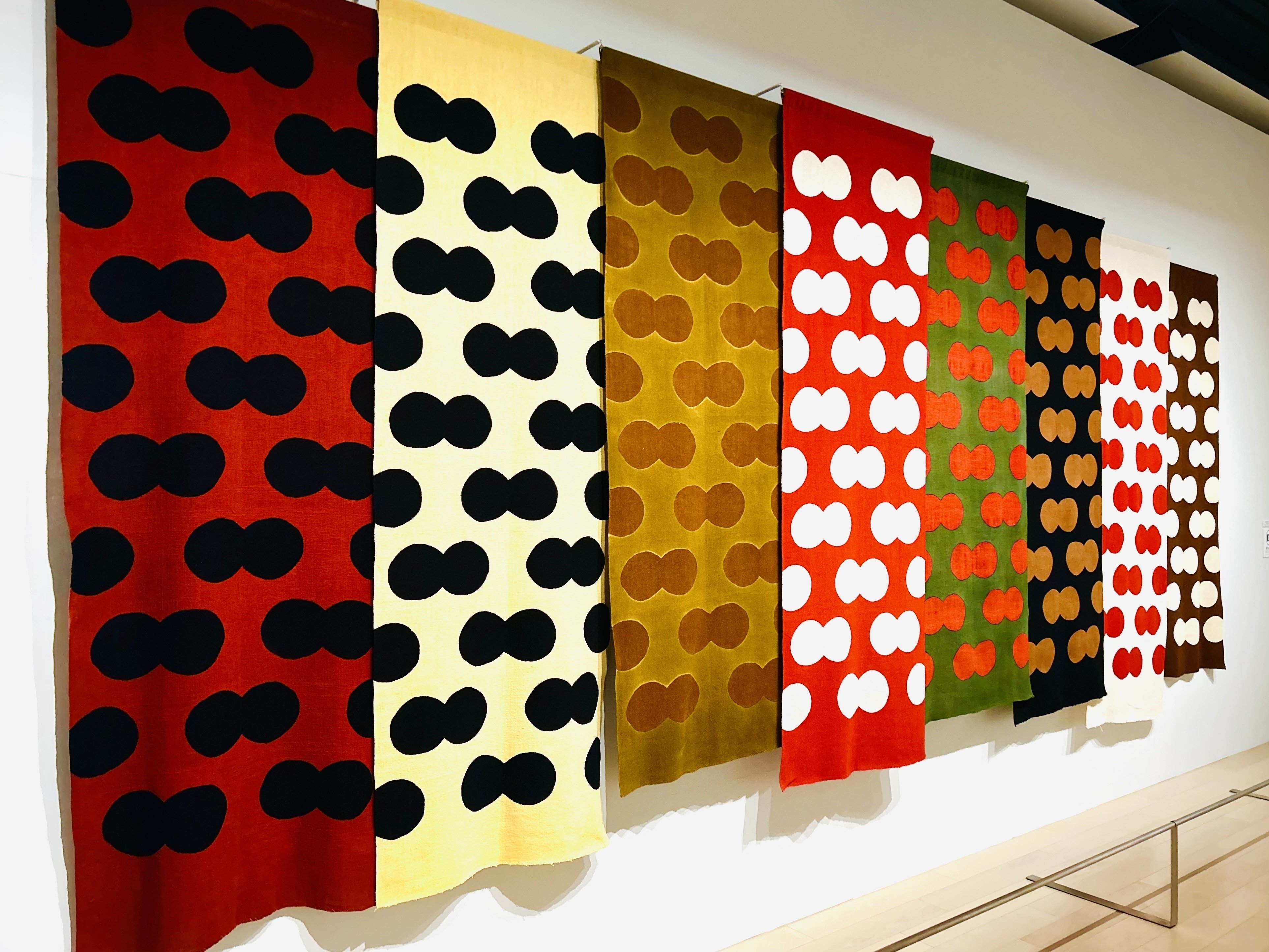 今この瞬間に”永遠に完成し続ける、柚木沙弥郎の作品たち｜小烏丸