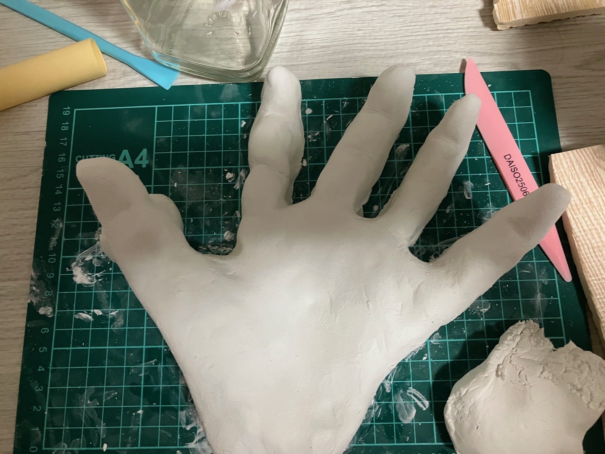 鉄みたいにかたい紙粘土 鉄みたいにかたい紙粘土