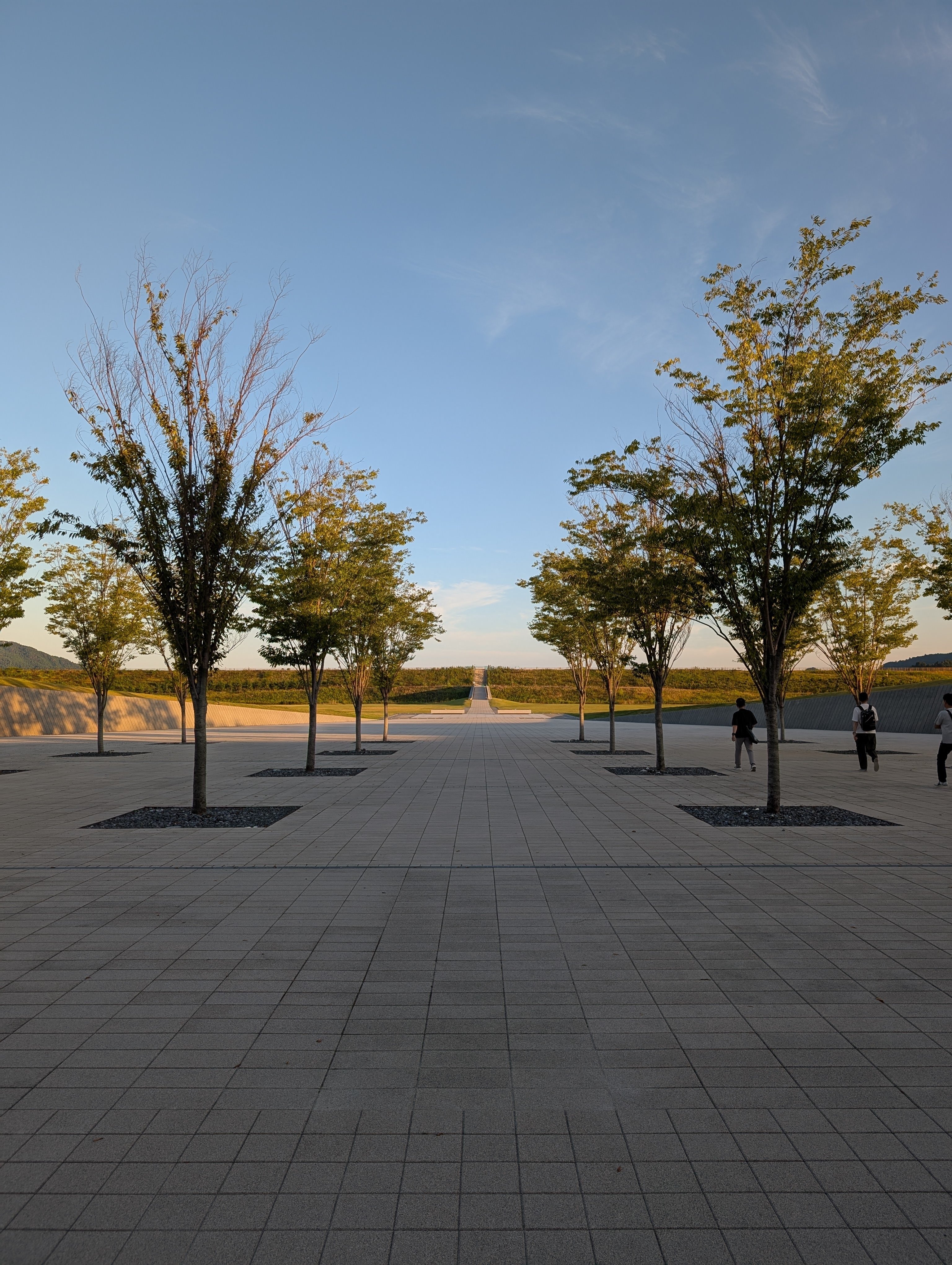 あの日見た町並みを思い出しながら東日本大震災津波伝承館・高田松原