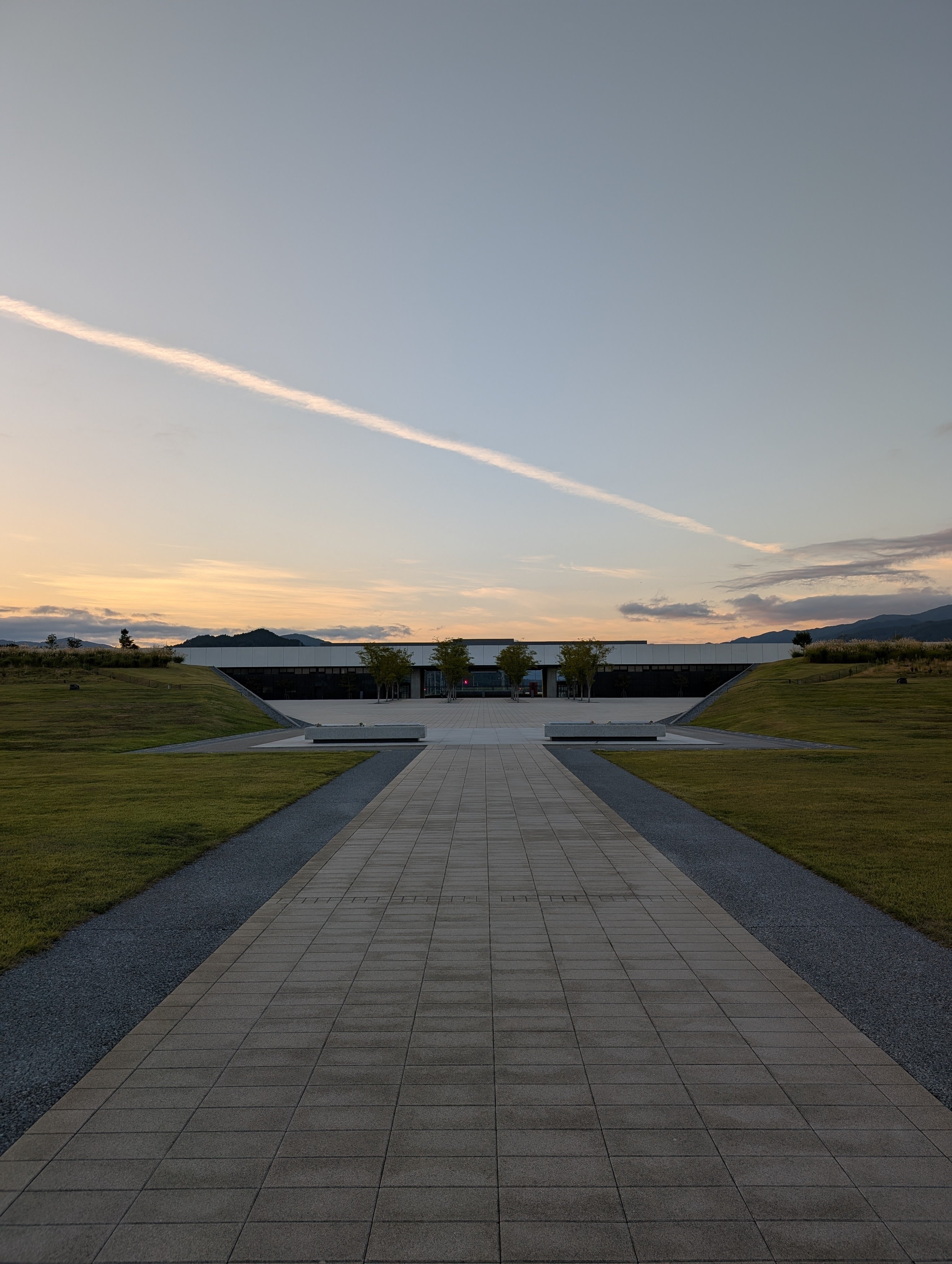 あの日見た町並みを思い出しながら東日本大震災津波伝承館・高田松原