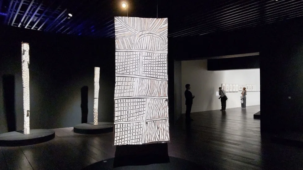 隠された物語を可視化する～展覧会「彼女たちのアボリジナルアート