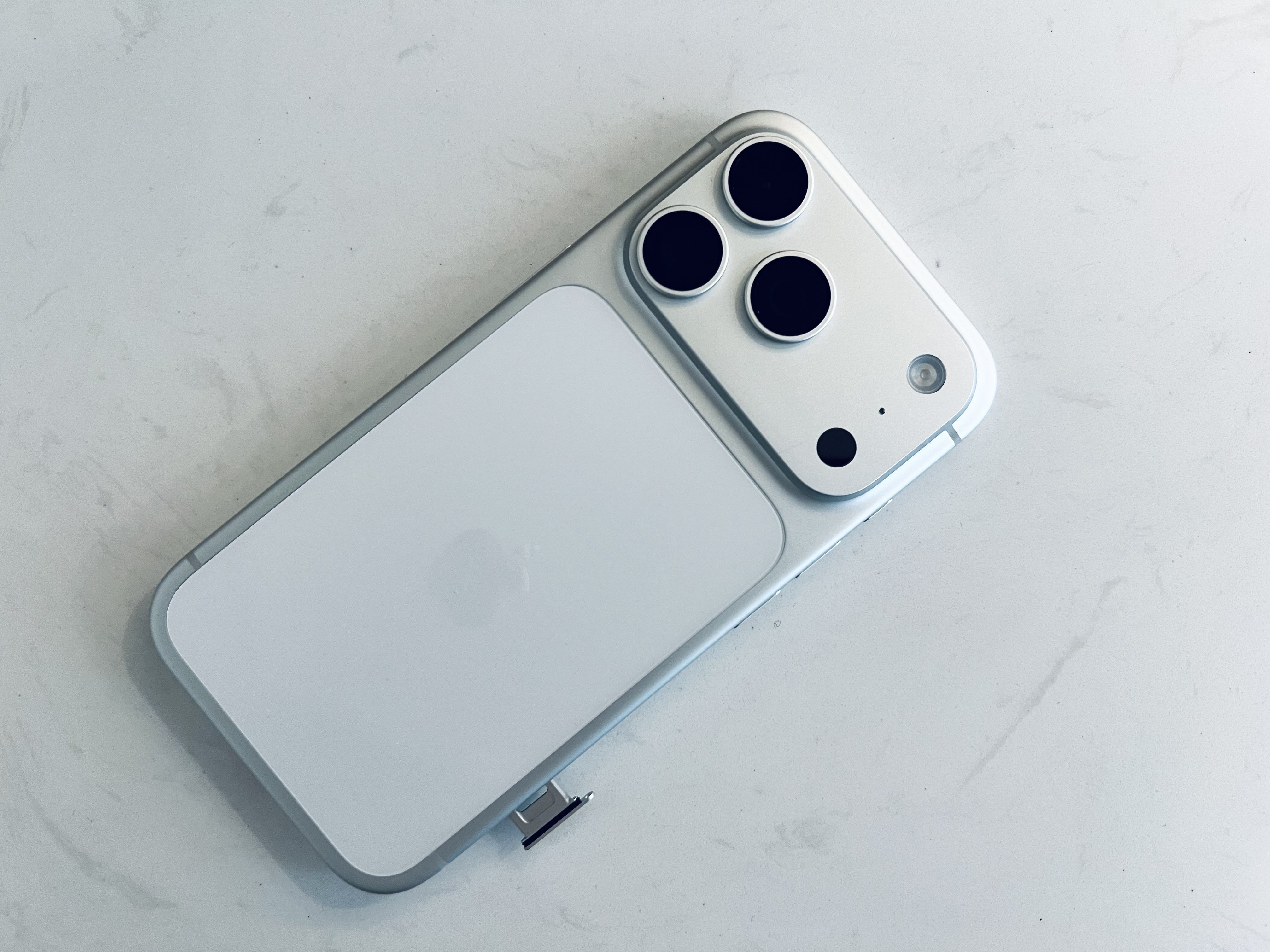 香港版SIMトレイありiPhone17 Pro Max 256GB Silver 香港版SIMトレイ