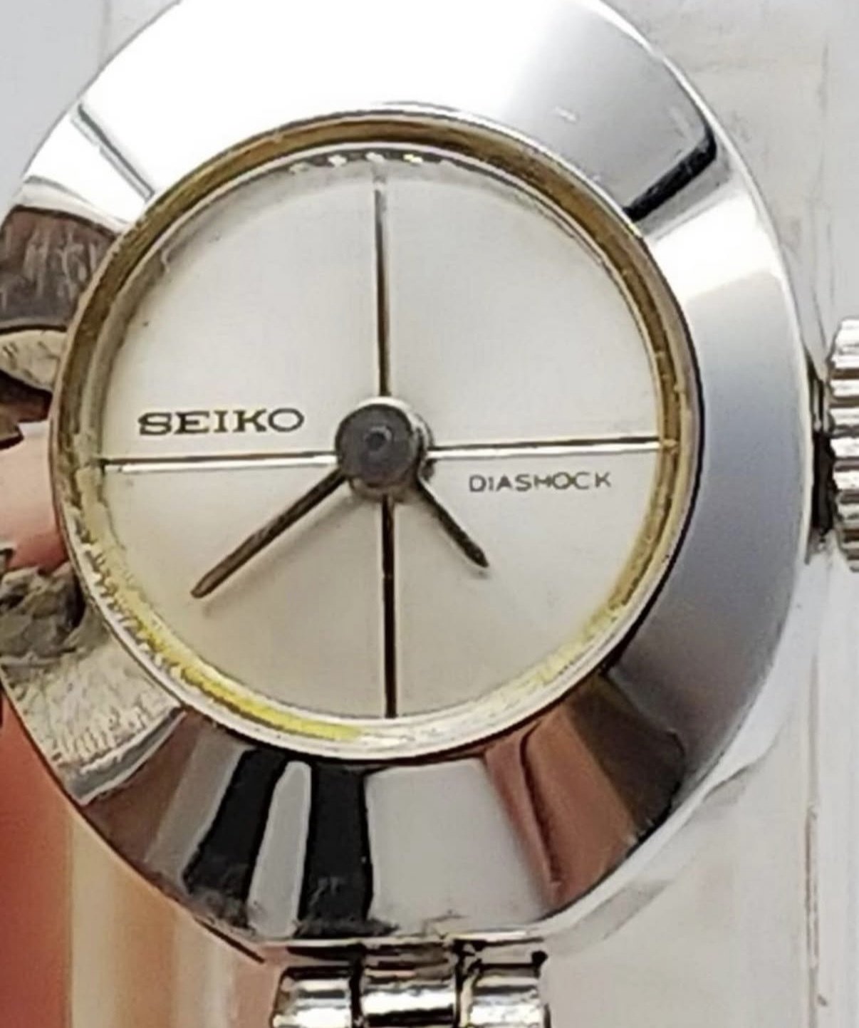 SEIKO セイコー ブレスウォッチ QZ 稼働 1E20-0660　動作未確認 SEIKO セイコー 2連バングル 80年代 1E20-0660 ブレスウォッチ