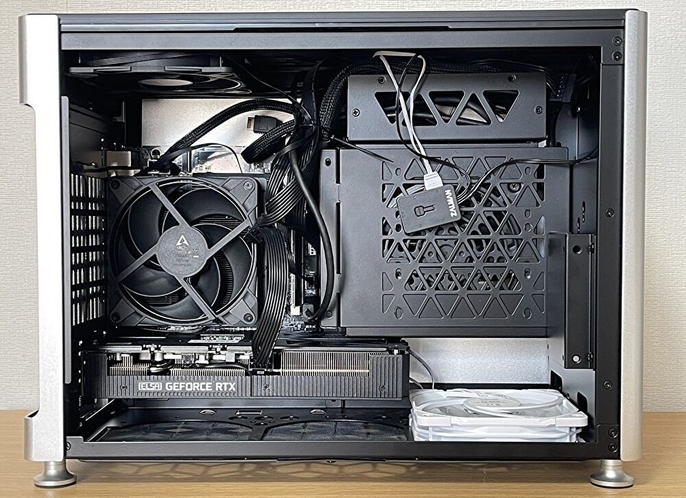 MINISFORUM BD795i SE、Ryzen 9 7945HXのMini-ITX マザーボード
