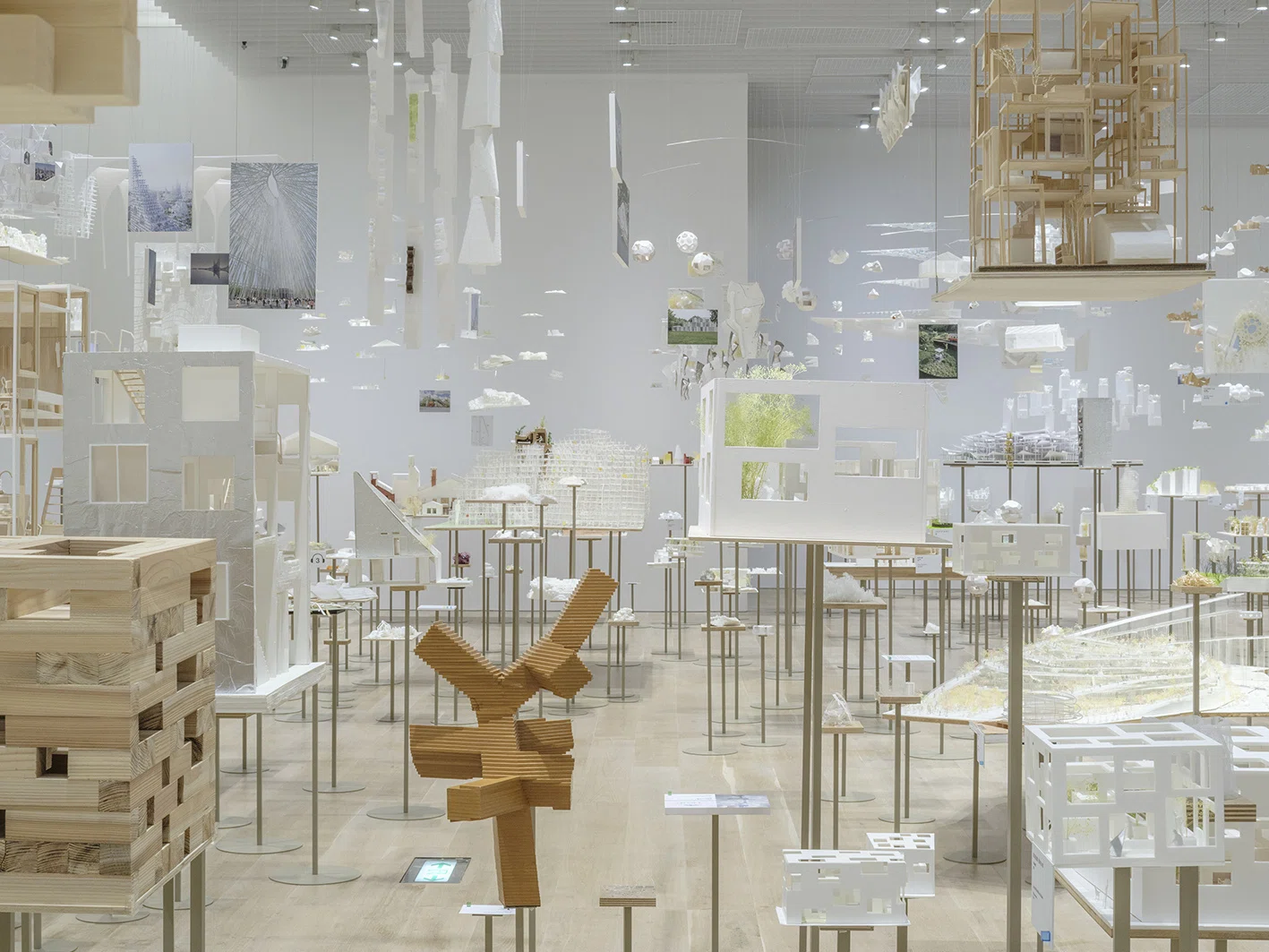 展覧会評「藤本壮介の建築：原初・未来・森」（森美術館）／文・薗