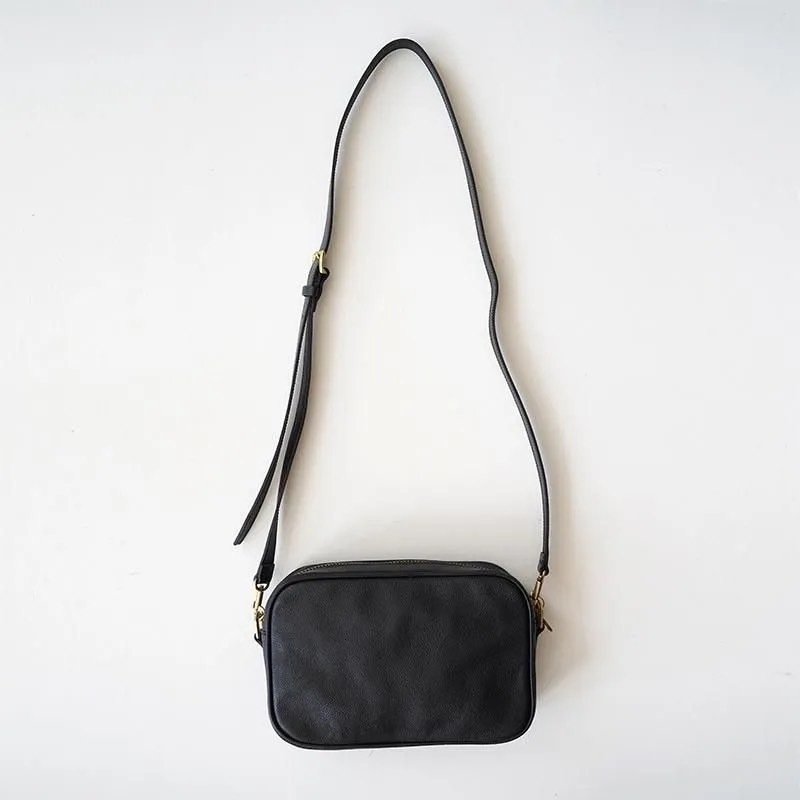 forme Marcel（Black）ショルダーバッグ 黒 装いを引き締める、formeのミニマルな存在感」｜THIRTY' THIRTY'