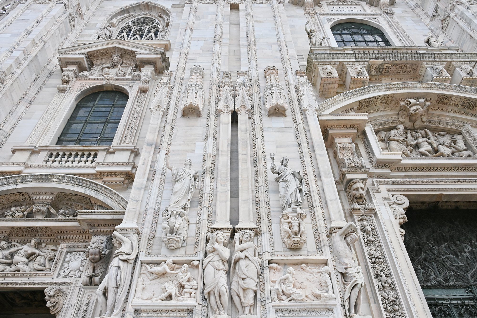 建築美の大傑作！イタリア・ミラノ大聖堂画像アップ！｜かさこ／フリー