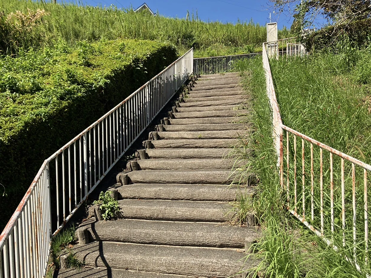 青島北中学校そばの階段（静岡県藤枝市）｜階段が好き