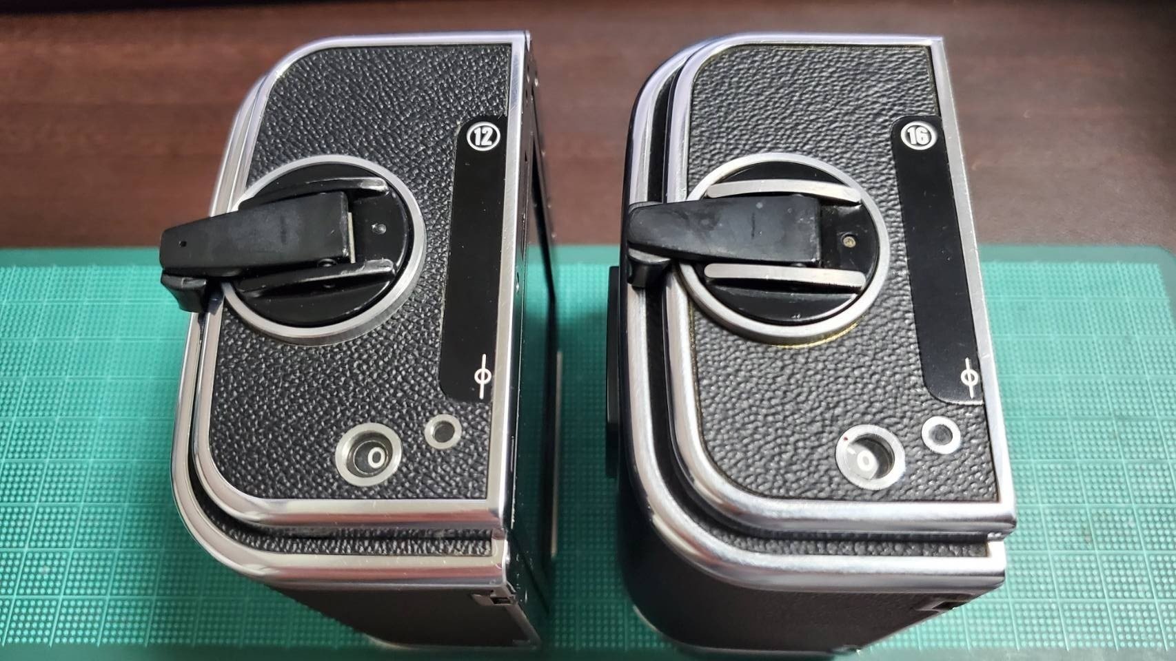 新品 HASSELBLAD A12/A16 フィルムマガジン皮を飾ります HASSELBLAD A12/A16 フィルムマガジン 皮を飾ります iPhone