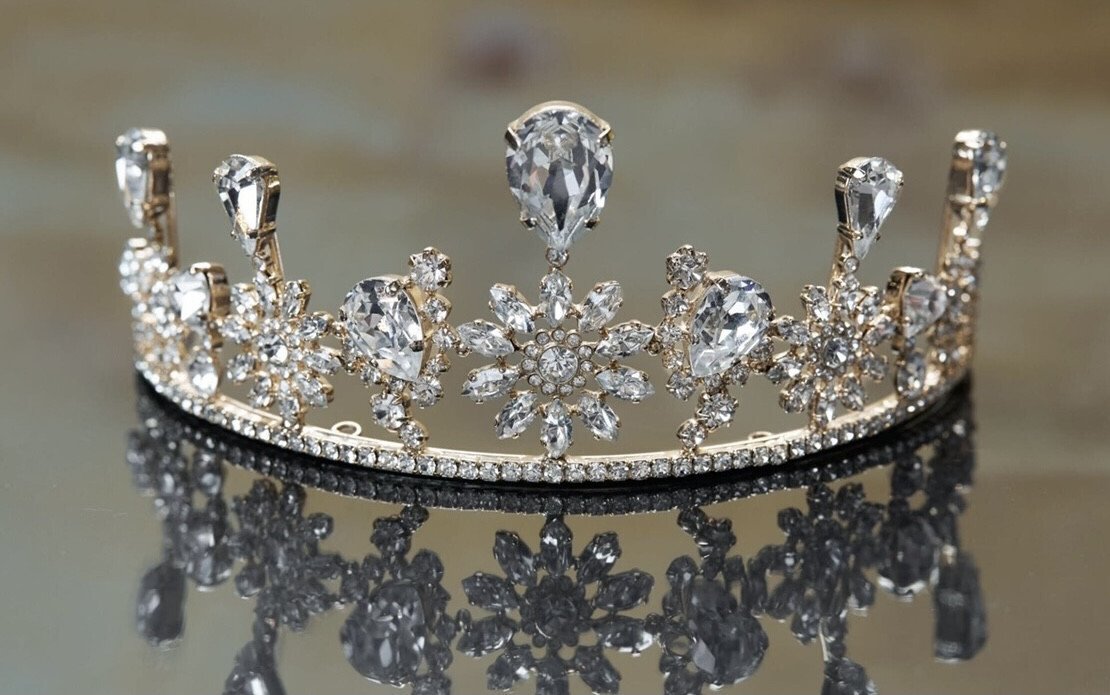 ティアラデザイナー紙谷太朗にティアラ作品制作のご依頼をくださるとき