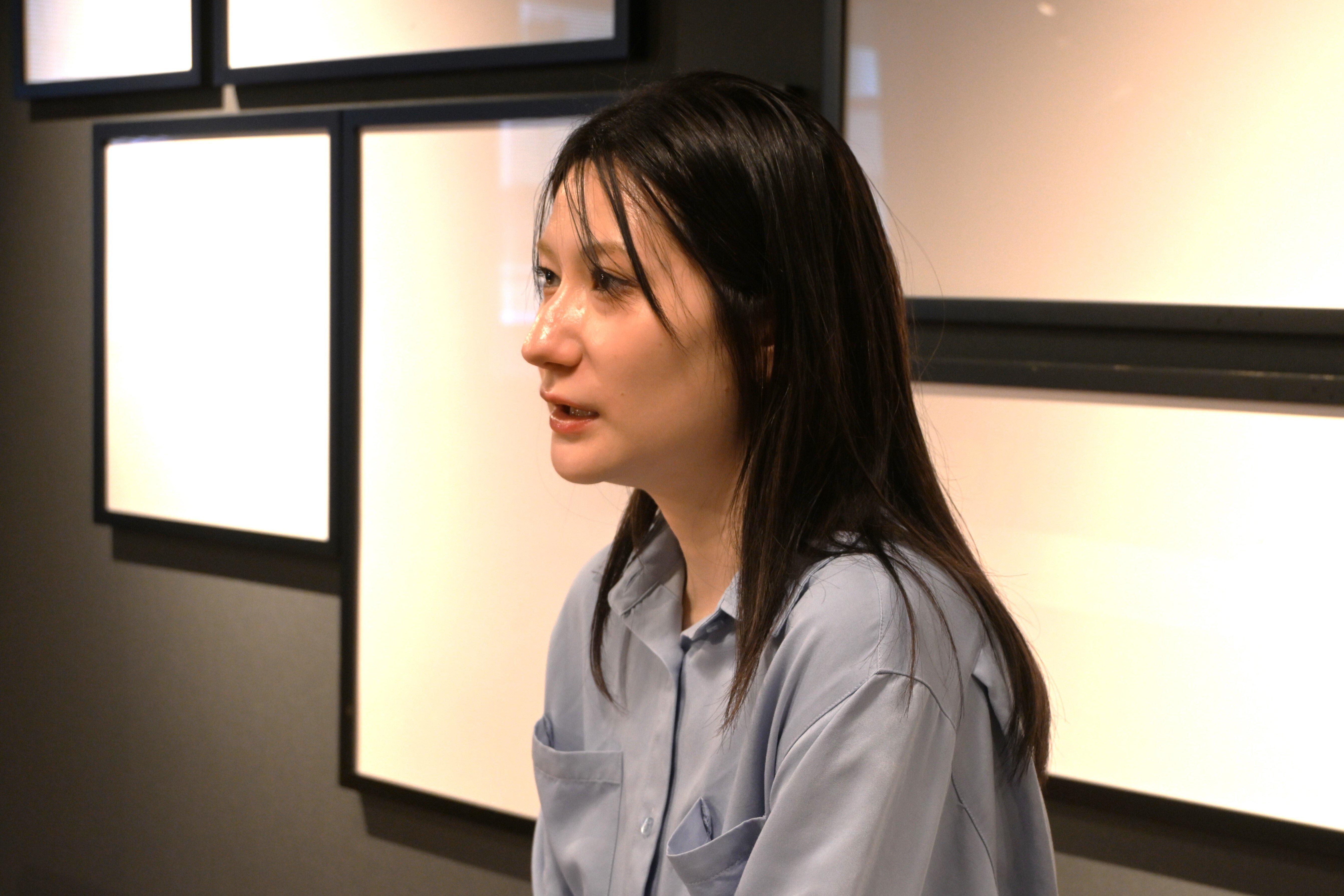 寡黙な職人 皆さまこんばんは。 今夜はCAL O LINEの新作、リバースタイプのクルー