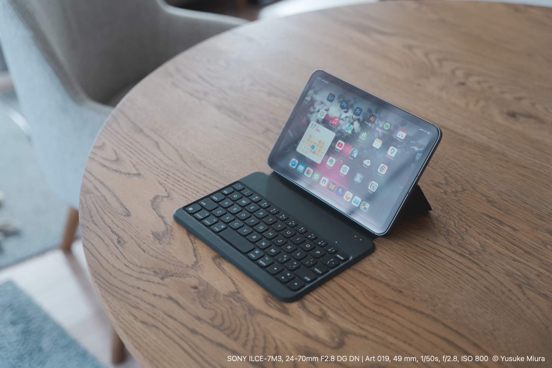 Apple純正じゃないのに、この完成度。iPad mini用キーボード