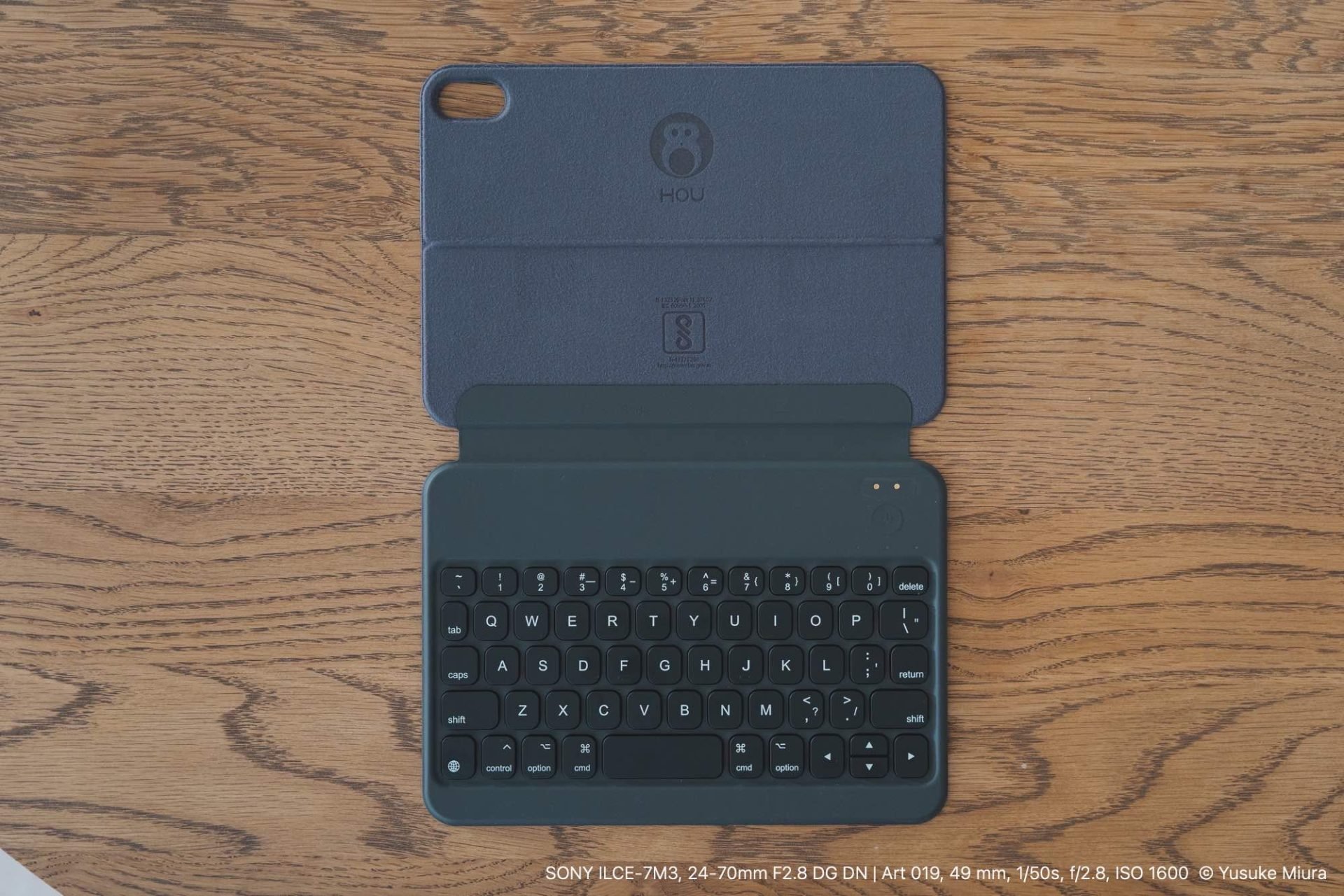 Apple純正じゃないのに、この完成度。iPad mini用キーボードケースの