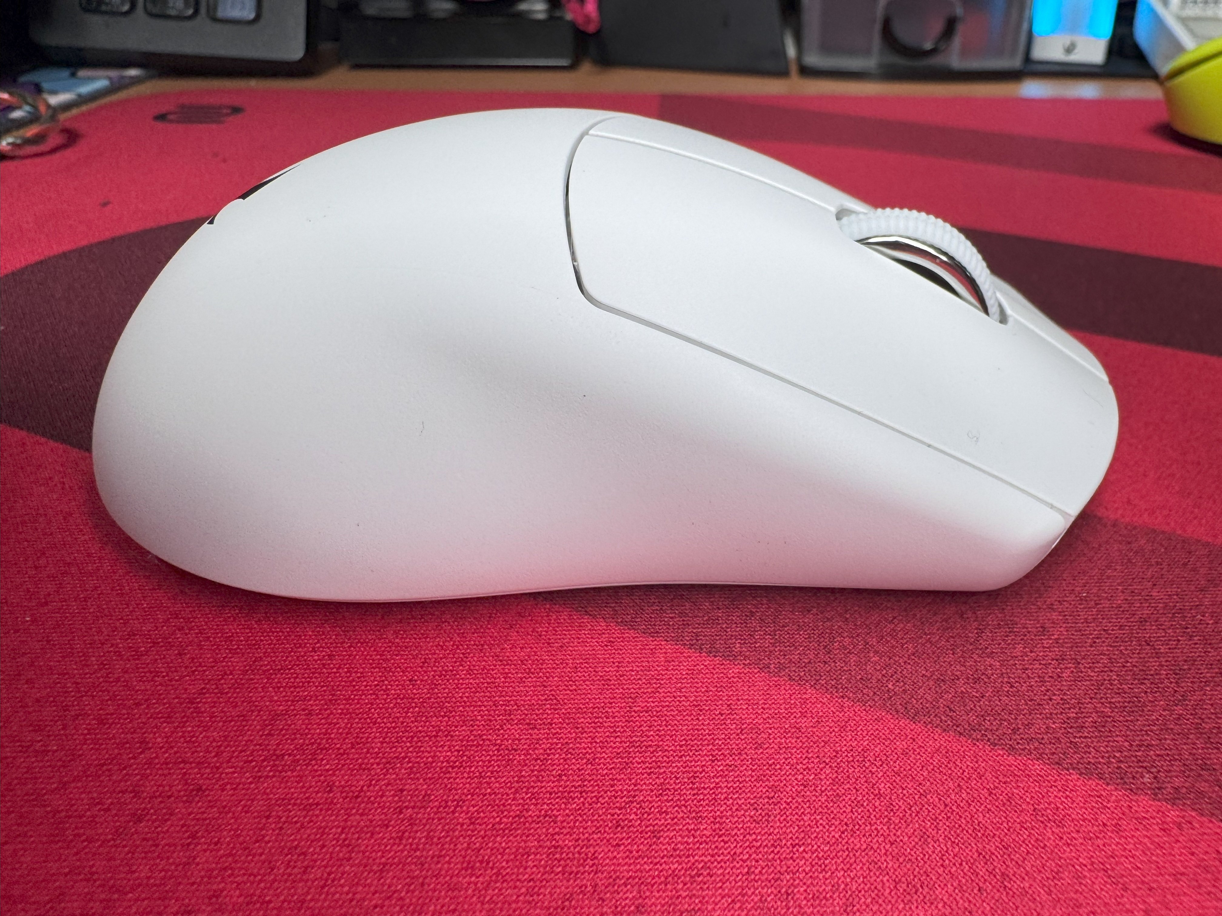 新型 VM800L ゲーミングマウス 白 ゲーミングマウス V custom VM800L ホワイト M-VM800LWH [光学式 /有線