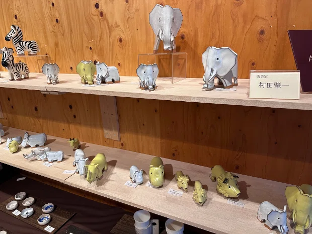 陶器でできた、タタラ作りの「アフリカの動物たち」｜渡辺 成美
