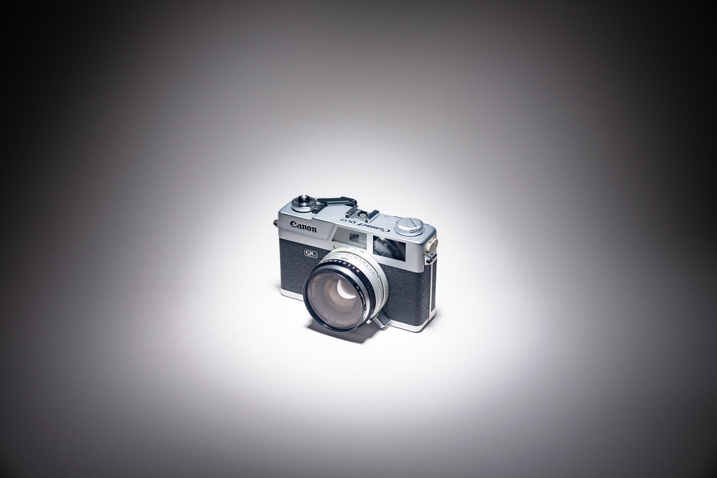 フィルムカメラに囲まれて 直せば未来、放せばジャンク｜どこか