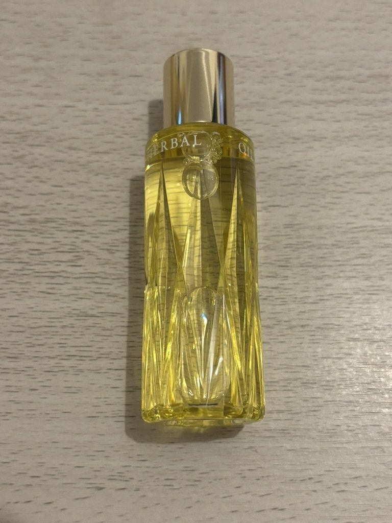 30代メンズレビュー】日常を格上げする一本。アルビオンの名品