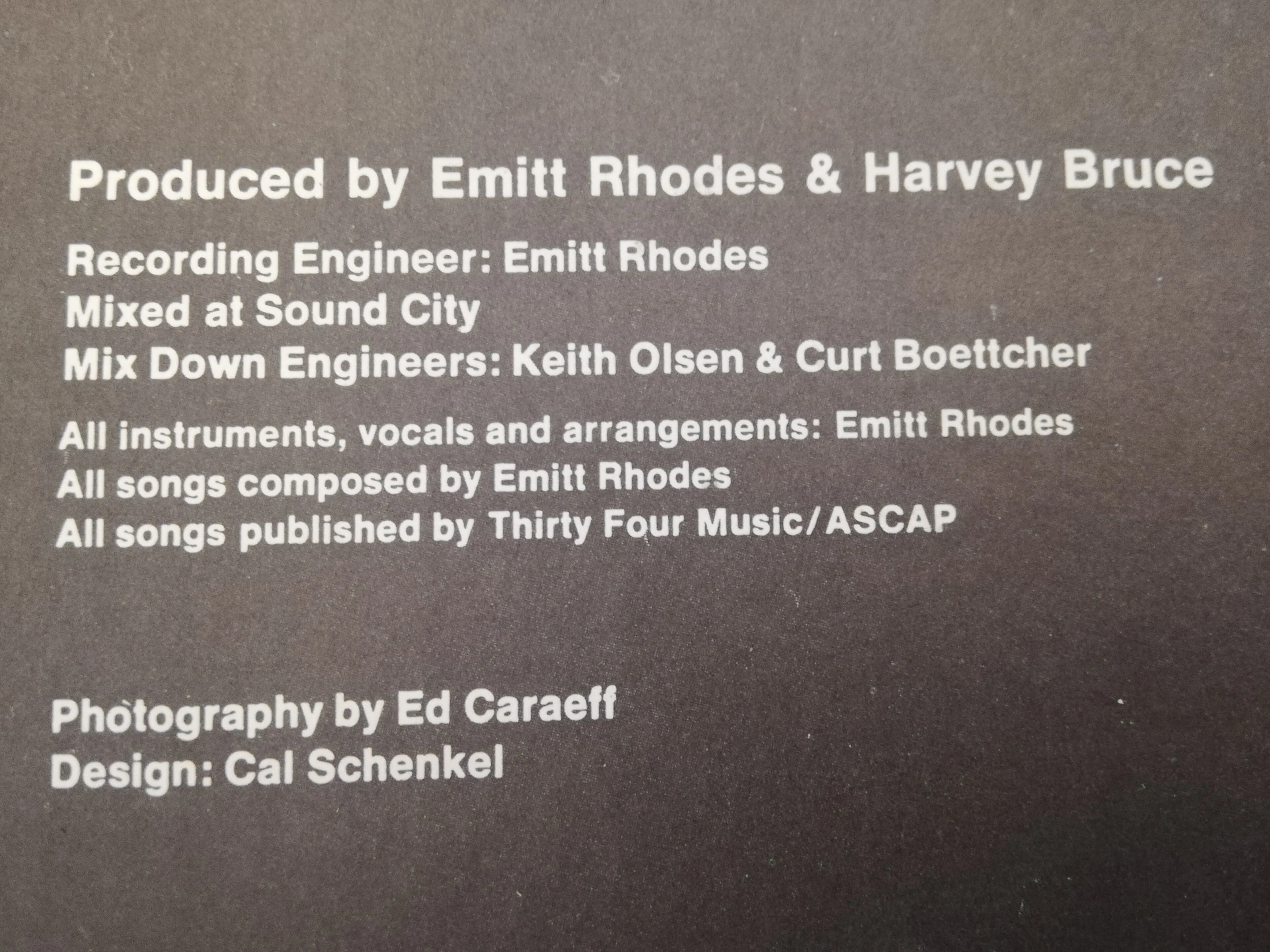 Emitt Rhodes「Emitt Rhodes」：レコード内周に彫られていたメッセージ