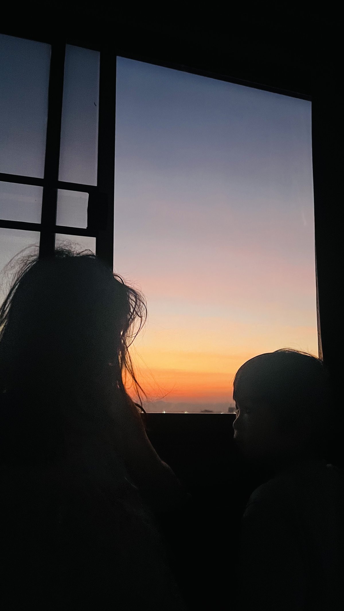 Matty HealyとTaylor Swiftがお互いをソングライティングに織り込んでいるから、TTPDで語られる物語がすごく意味深くなるんだよね。  : r/TaylorSwift, image size:1200x2133