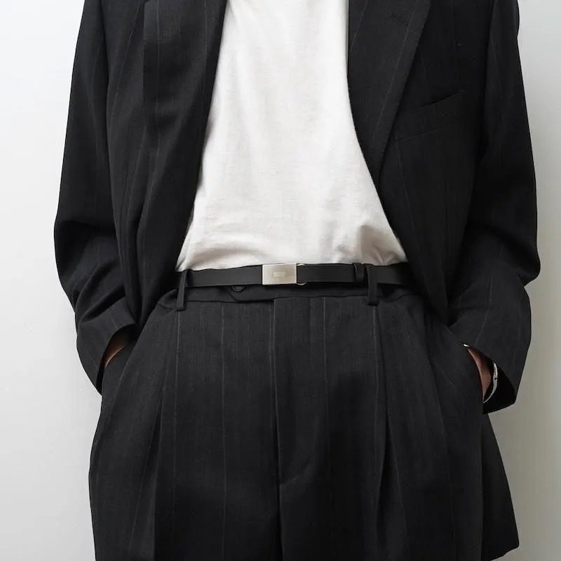 ラスト各1本。AURALEEが手掛ける、レザーベルト ― SLIDE BUCKLE BELT