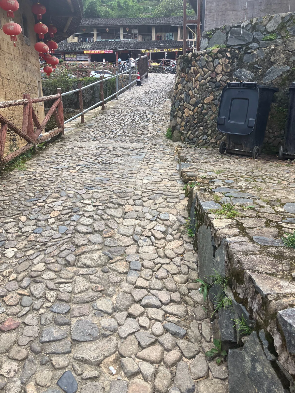 石畳の坂道