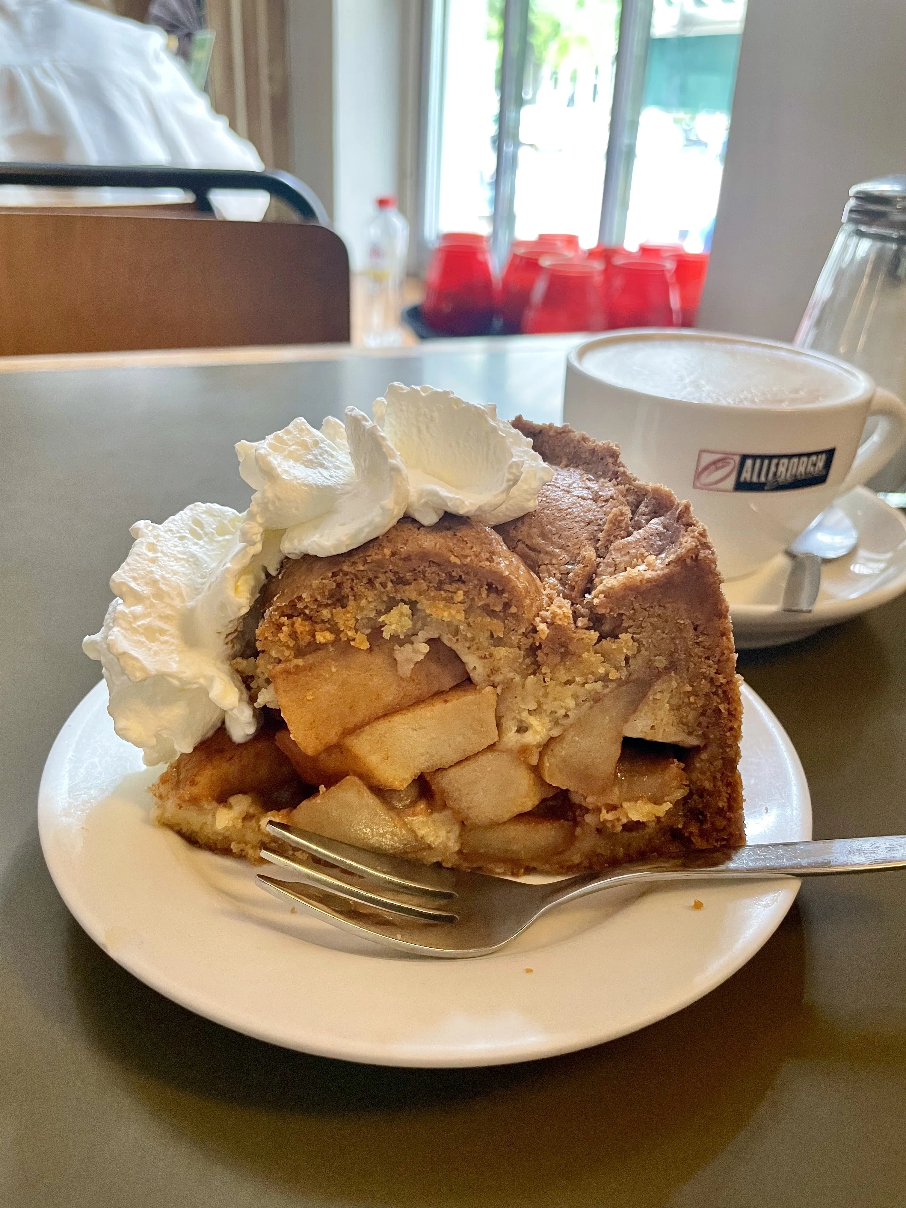 2025オランダワーホリ】各地でアップルパイを食べている話🍎｜Aria