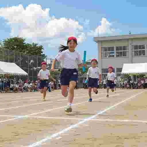小学生 運動会 リレー 写真素材（サンプル）019