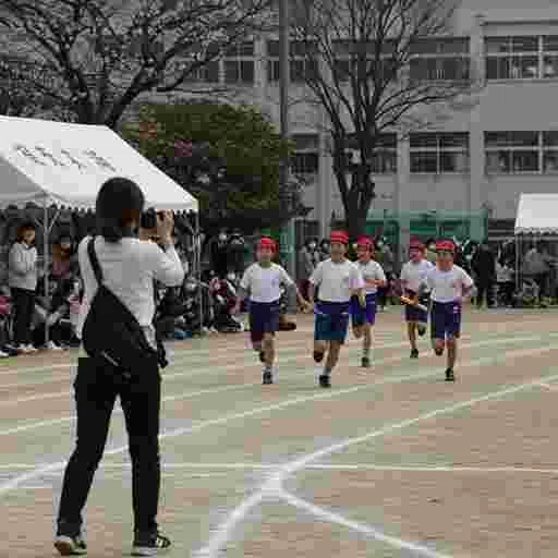 小学生 運動会 リレー 写真素材（サンプル）015