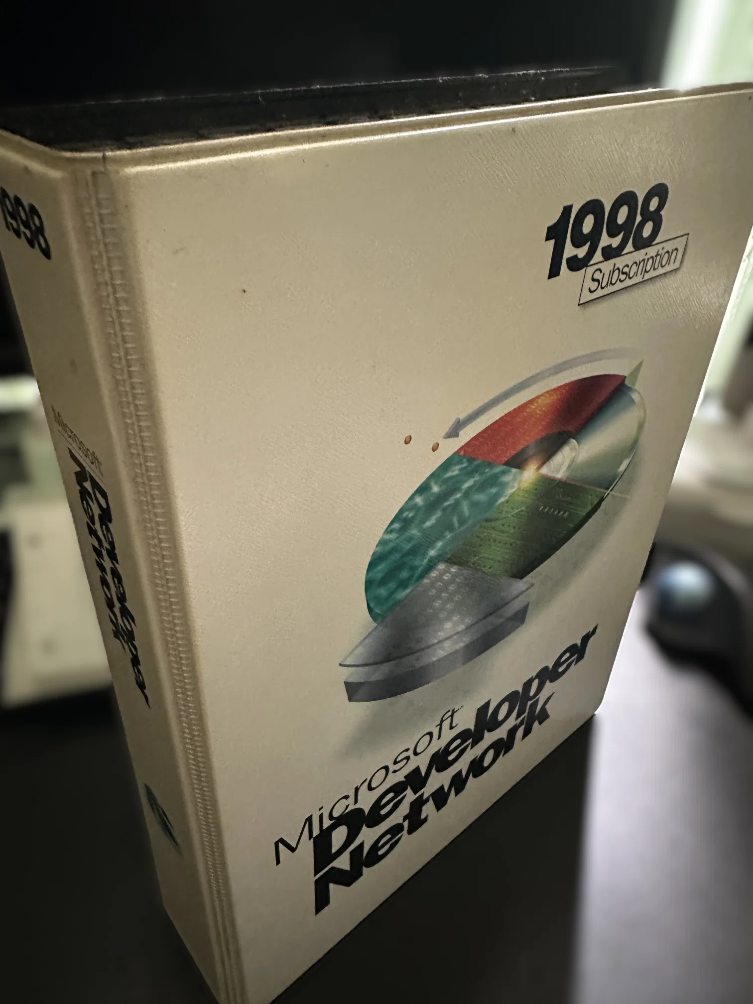 Found a Windows 95 CD-ROM! (MSDN 1998 Version)｜(株)アイオー