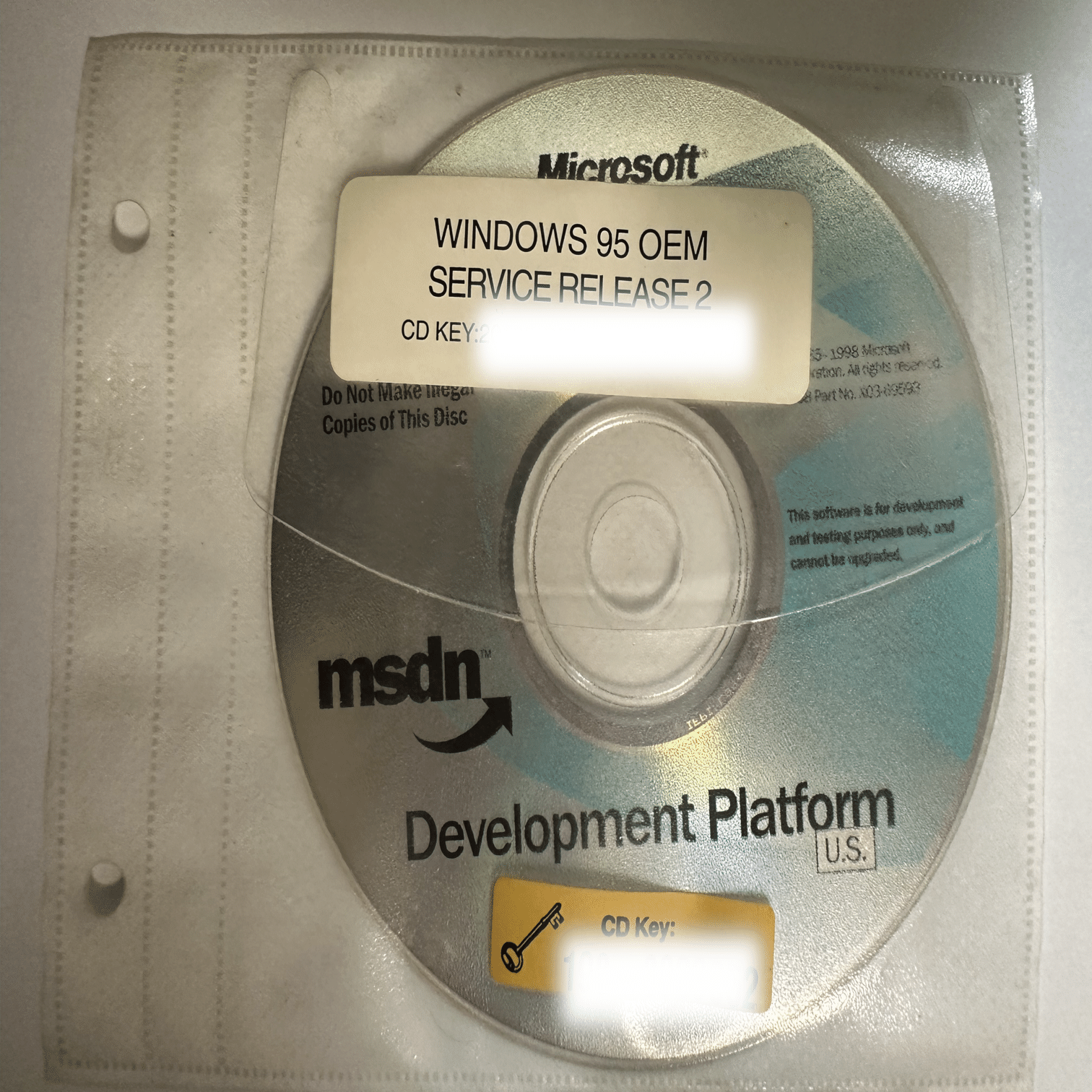 Windows95のCD-ROMを発見! (MSDN 1998バージョン)｜(株)アイオー