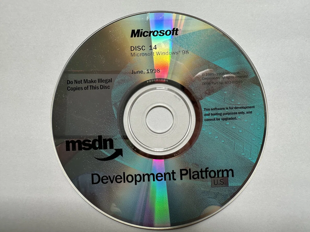 Windows95のCD-ROMを発見! (MSDN 1998バージョン)｜(株)アイオー