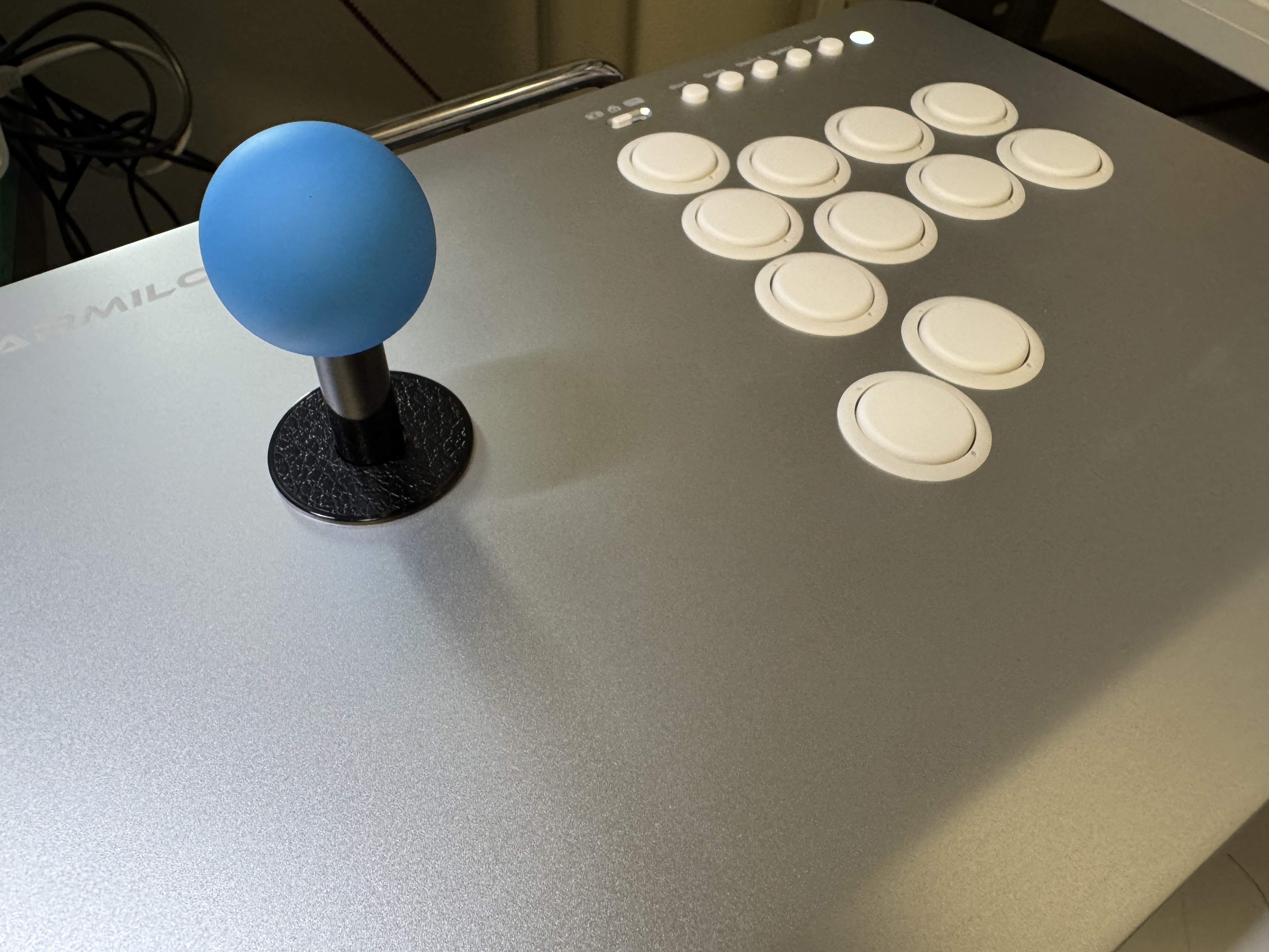 新アケコンを選ぶ！ 「DRMFTG DRM JS」＆「VARMILO KASSAI」｜niroshi