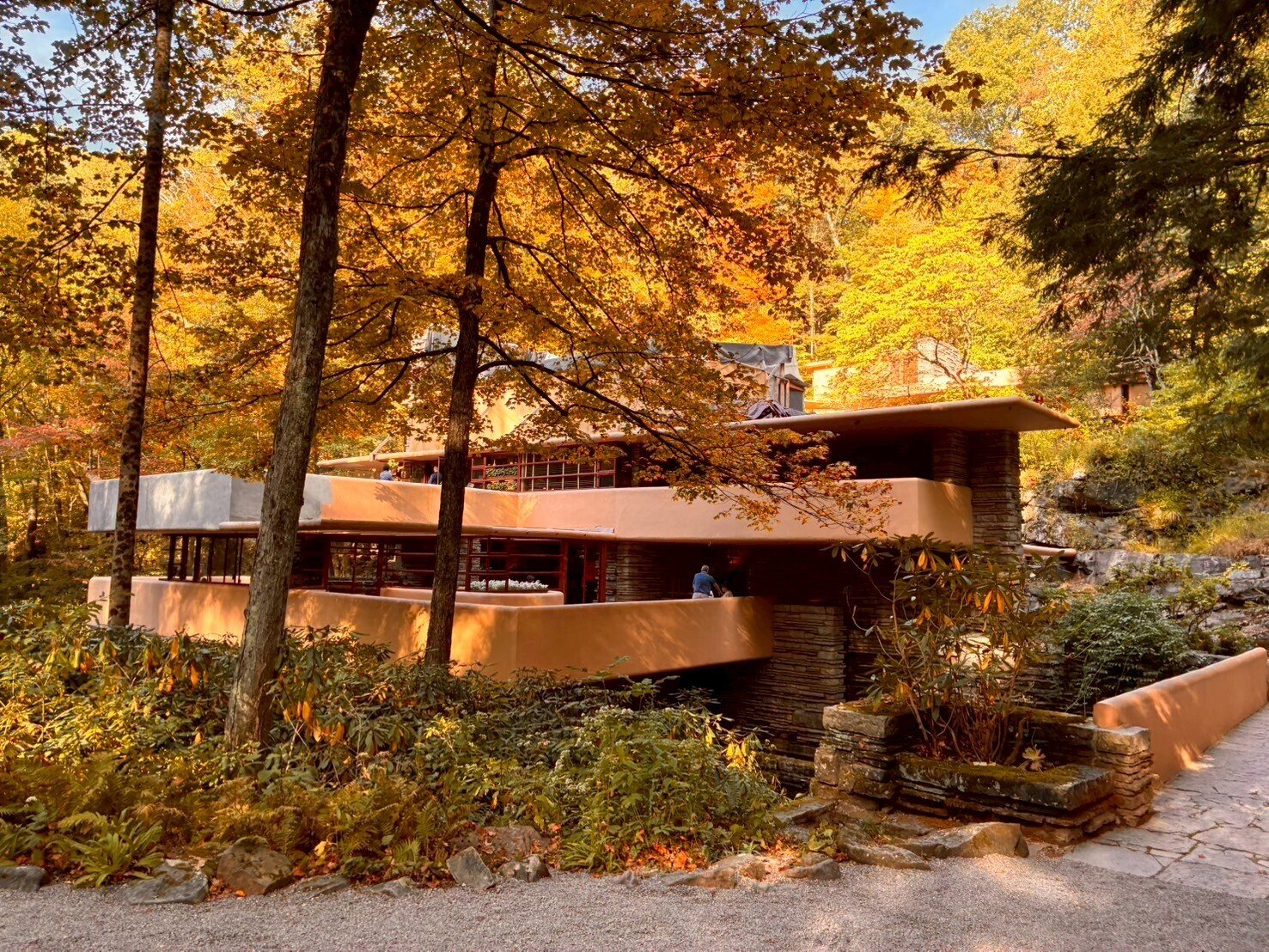 落水荘 フランク・ロイド・ライト 落水荘（Fallingwater） | 建築・インテリアに関する石材メディア