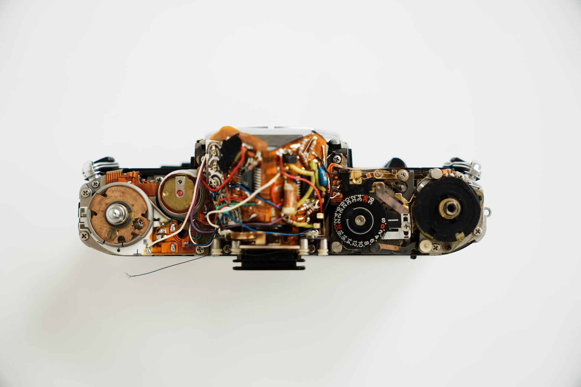 Canon AE-1 露出計連動ワイヤーの交換｜レトロカメララボ京都