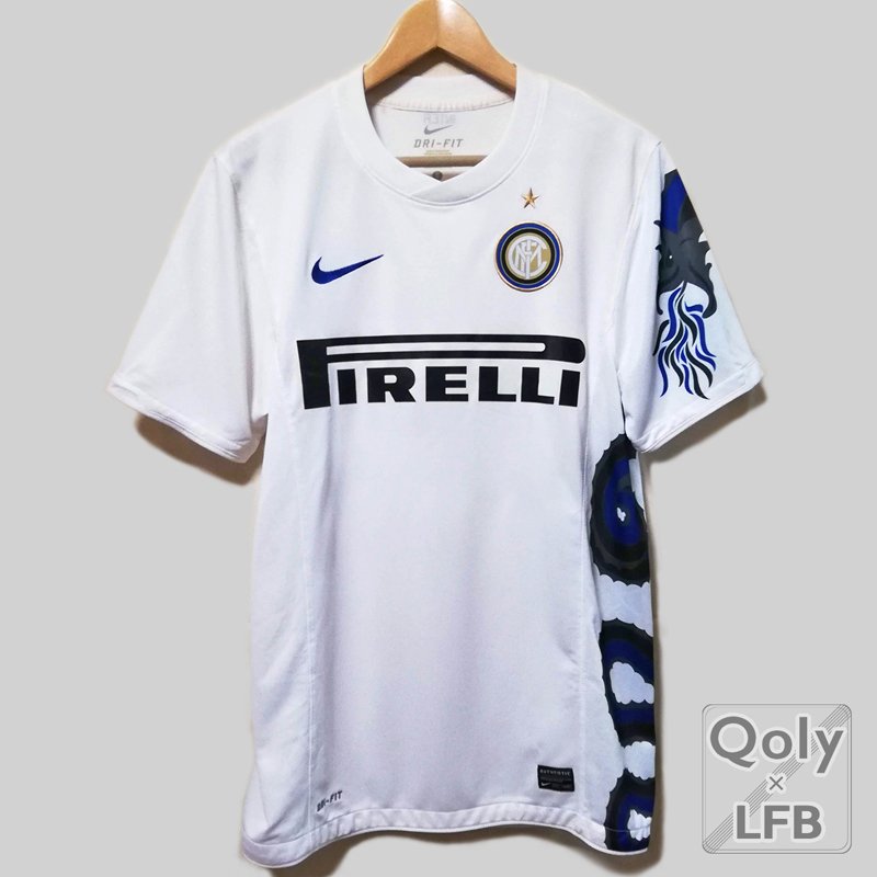 長友選手所属インテルアウェーユニフォーム インテル、今や伝説の「ヘビ柄」ユニフォーム！長友佑都も着た