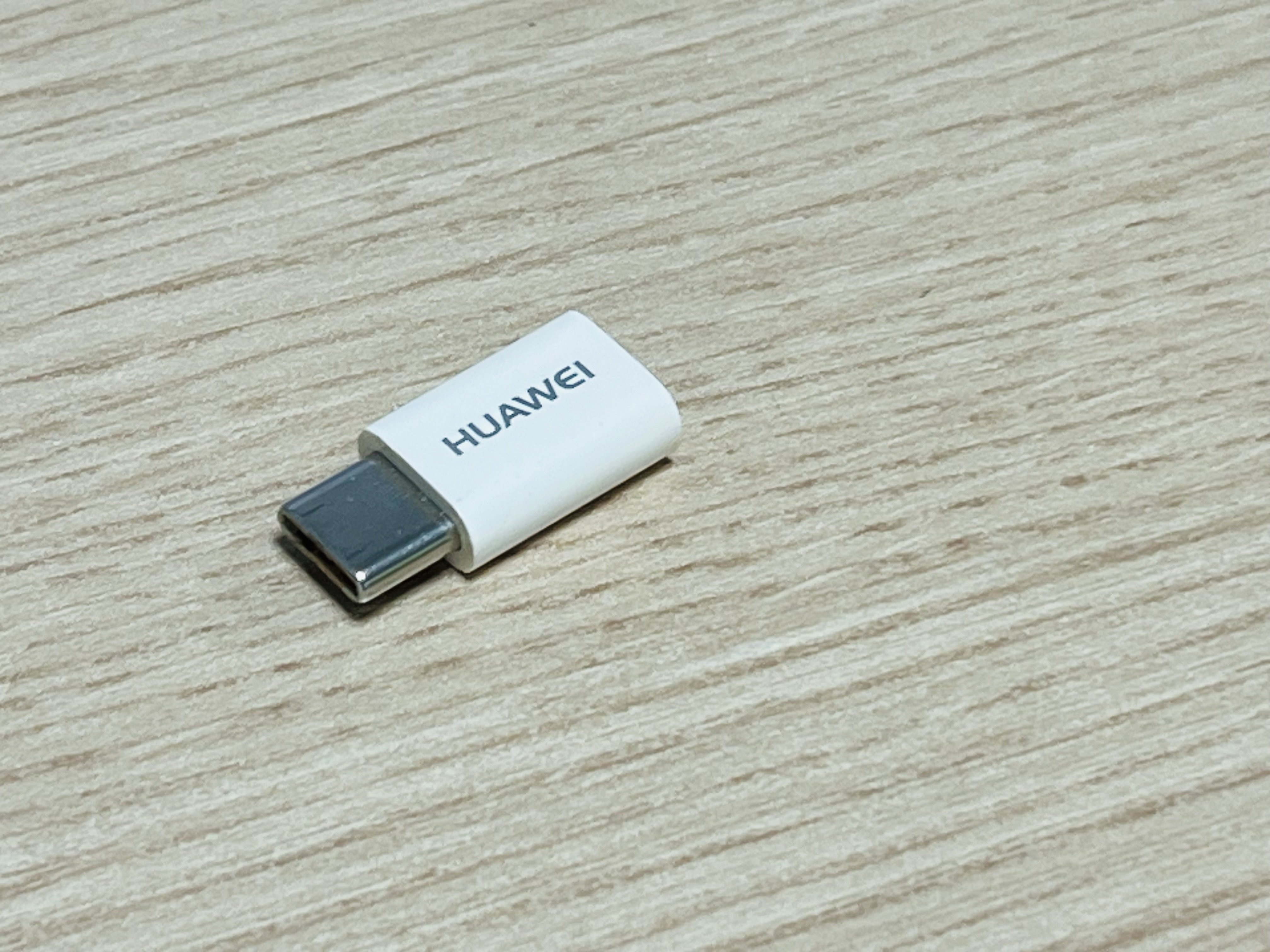 大晦日まであと97日！【断捨離4品目】使ってない「変換プラグ」を捨て