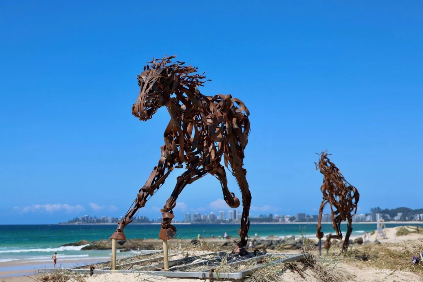 ゴールドコースト】 Swell Sculpture Festival 海辺の野外彫刻展へ｜Rui