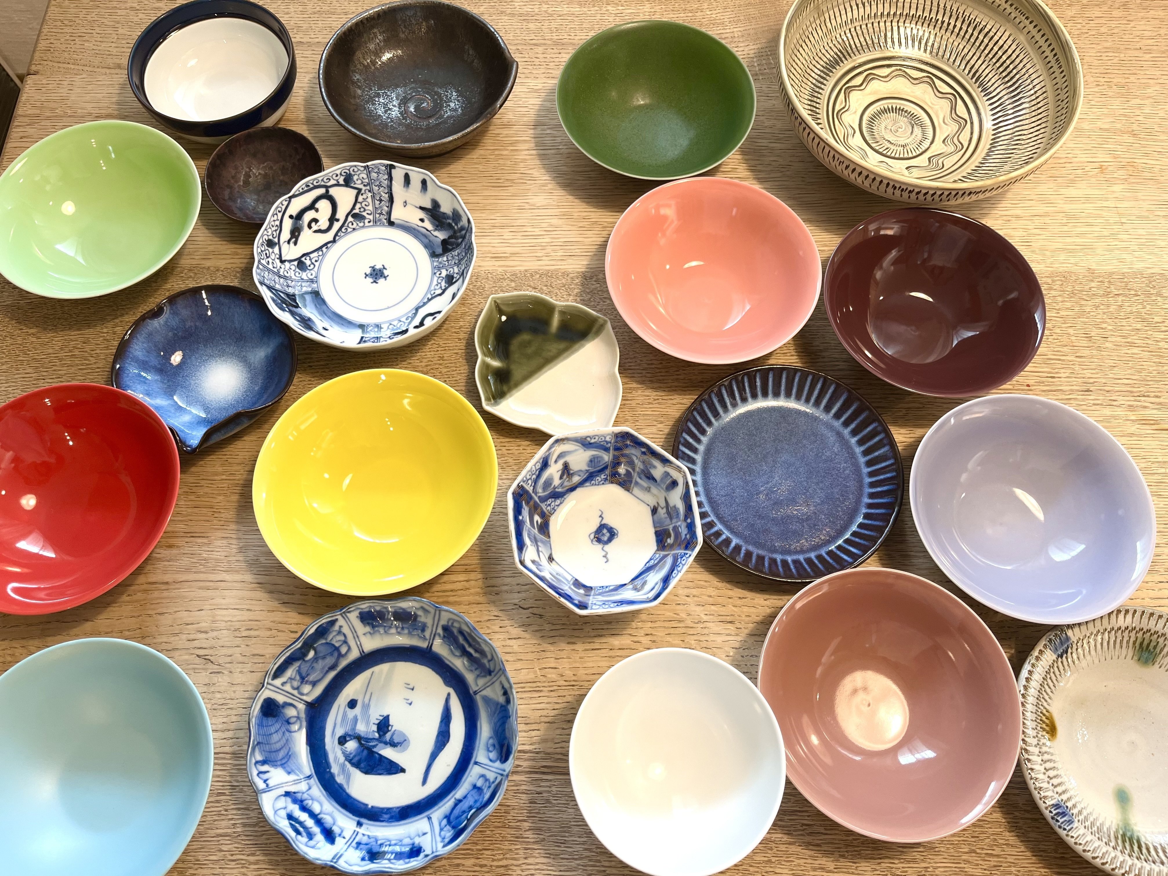 暮らし】食器、色遊び。10色から選んだ私の家の食卓に似合う色｜よもぎ