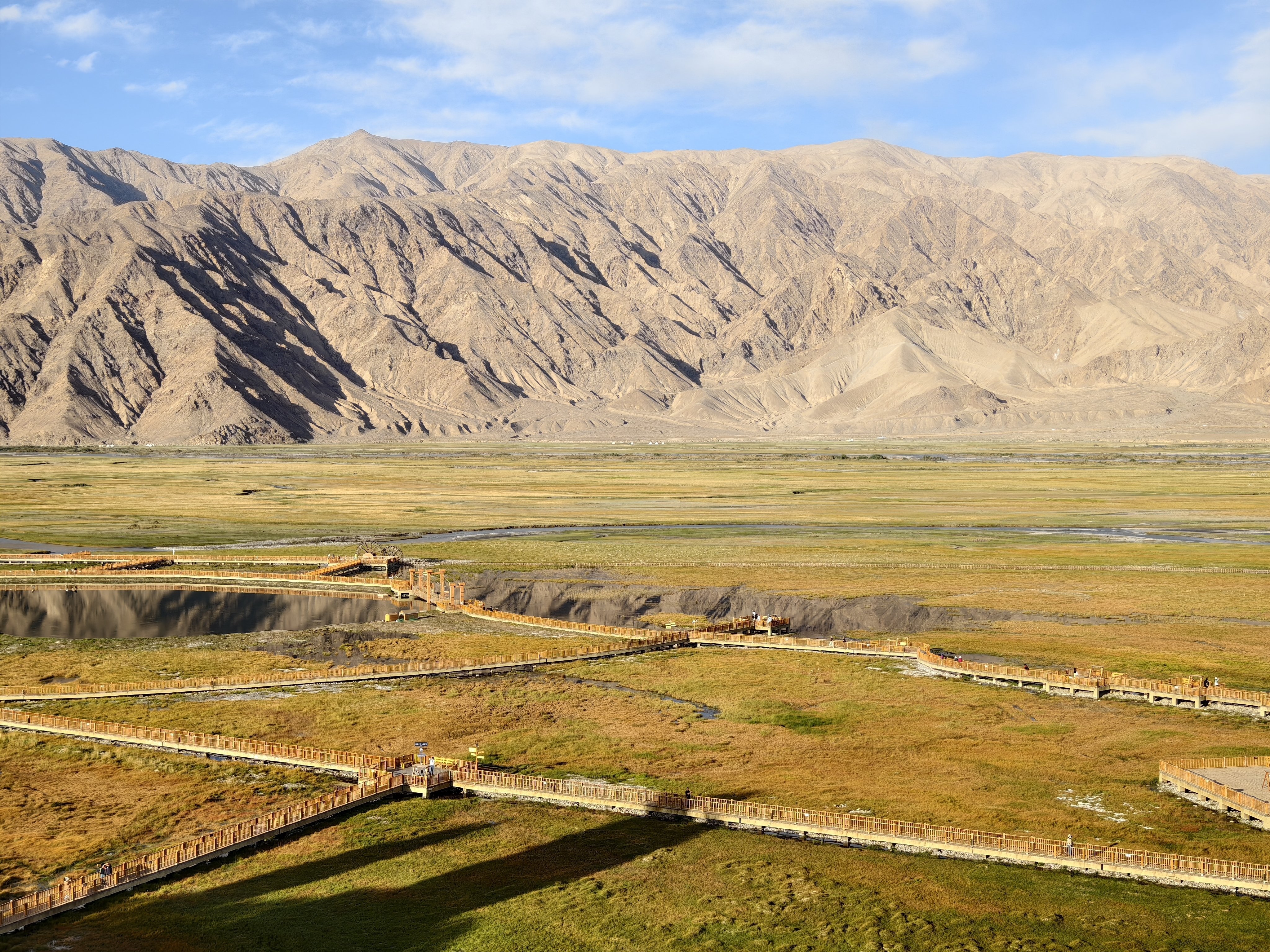 【台付き】カシュガル タクラマカン砂漠 タシュクルガンの石 タシュクルガン・タジク自治県個人旅行ガイド（2025年