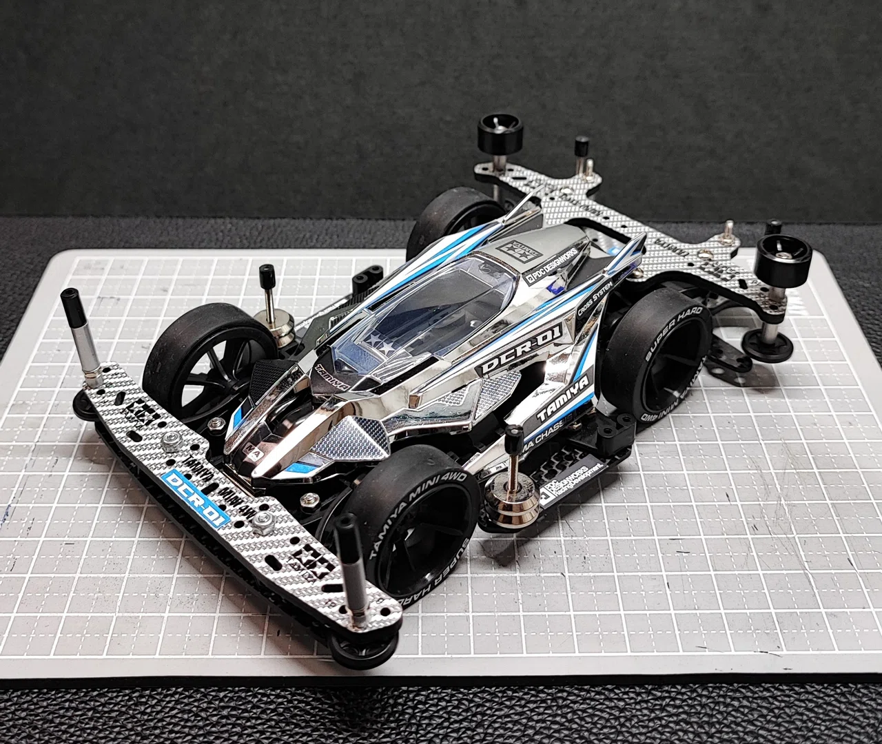 ミニ四駆完成品　デクロス01 シルバーメッキボディ Amazon | ミニ四駆 デクロス01 メッキボディ 通販
