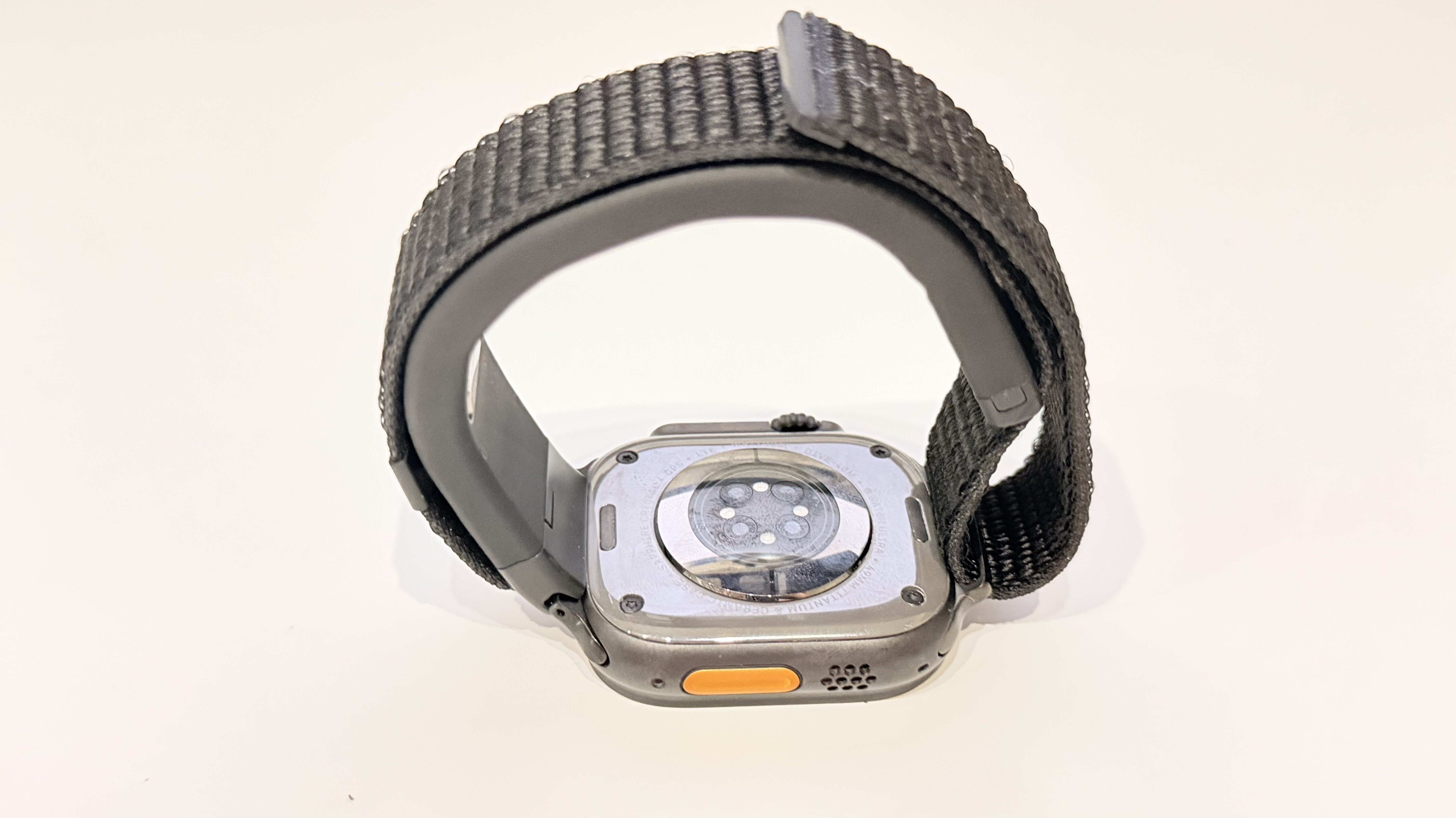 ARグラスユーザー必見】筋電センサー付きAppleWatchバンド「Mudra Band