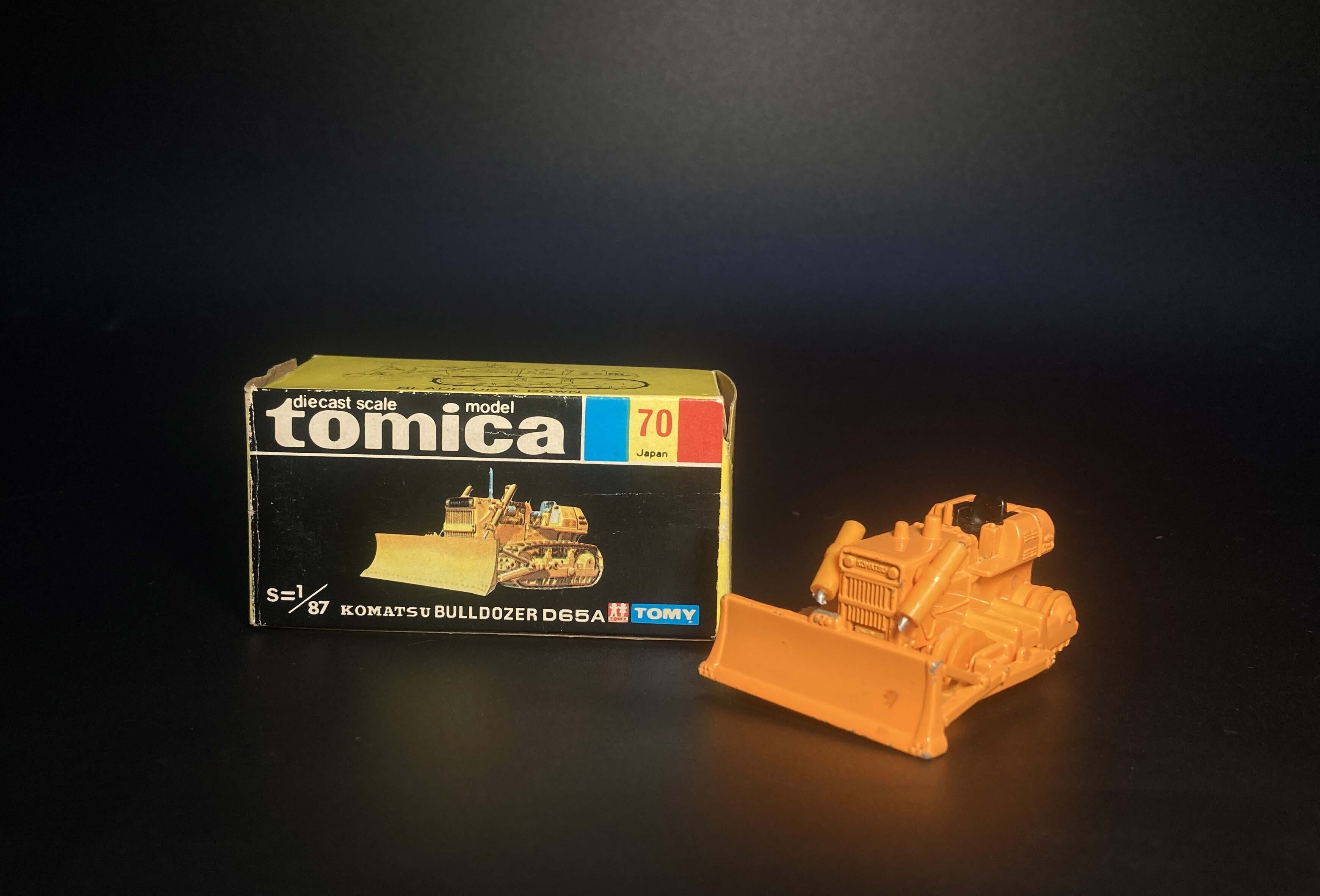 昭和のトミカを振り返る ― 小松ブルドーザD65Aとレーキドーザ｜レトロ