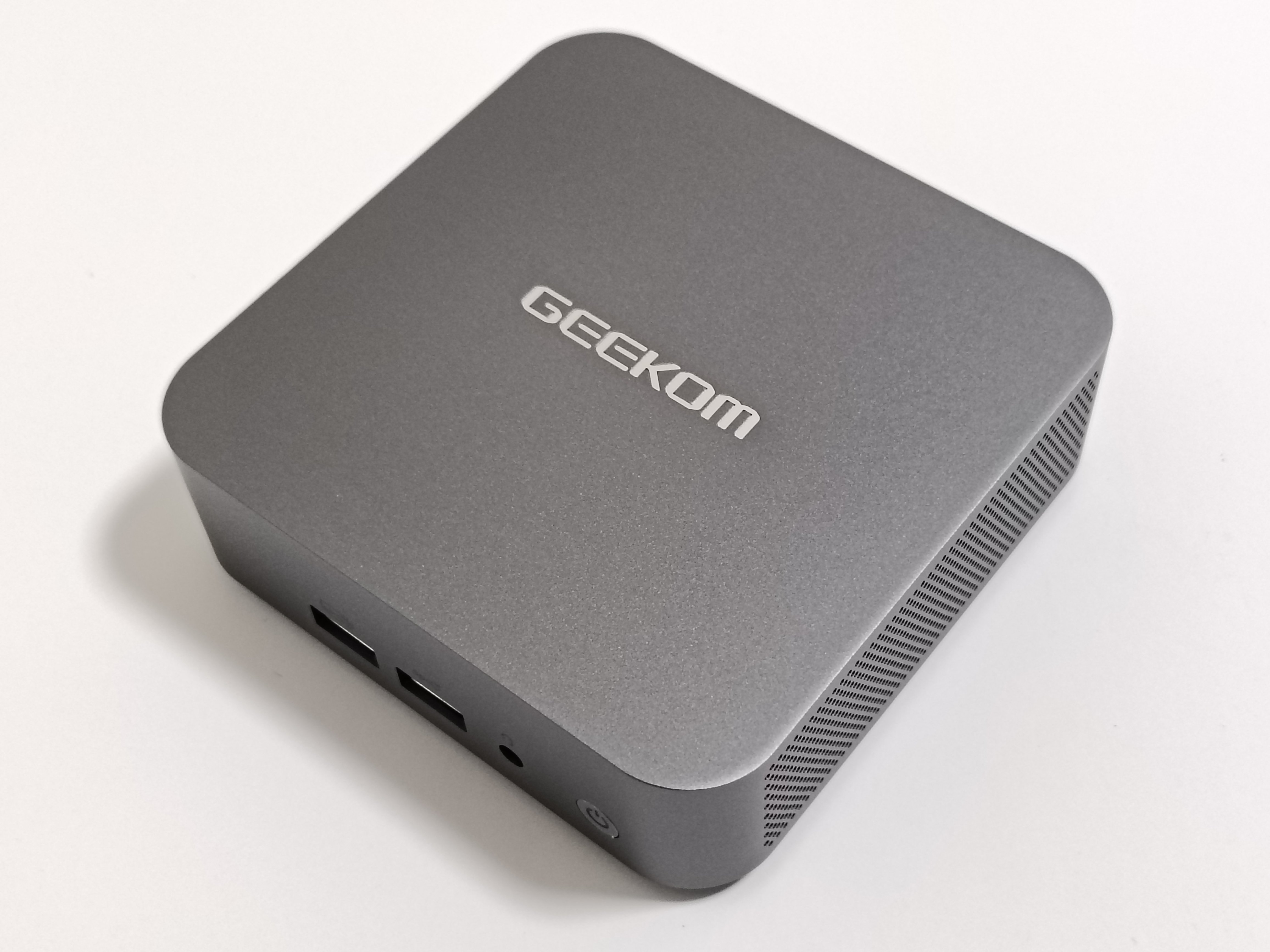 GEEKOM GT13 Pro 2025年モデル ミニPC 美品 第13世代インテル製GT13 ProミニPC | Core i7/i9 & 拡張可能な